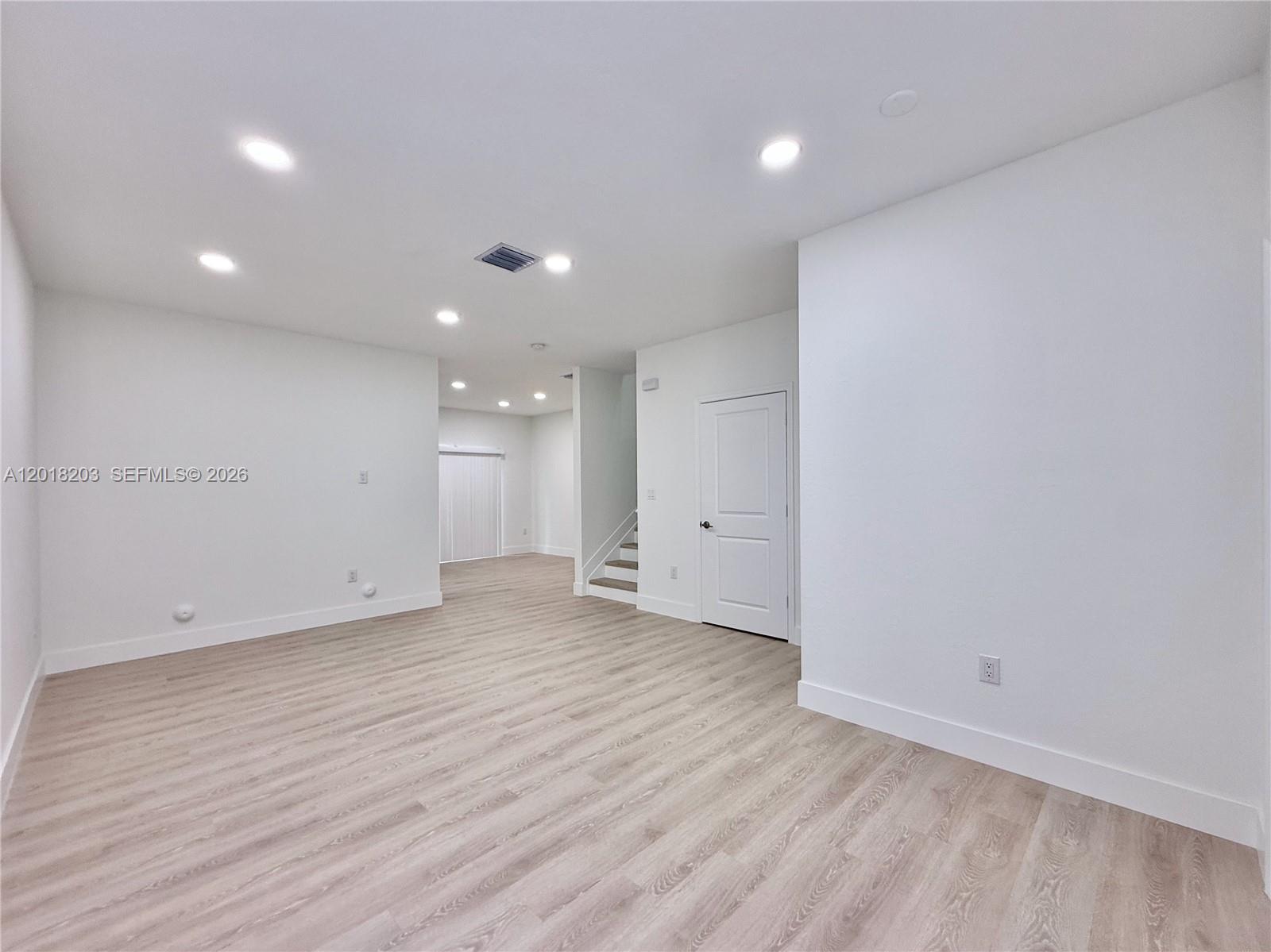 SAVANNAH LANDINGS - Residential