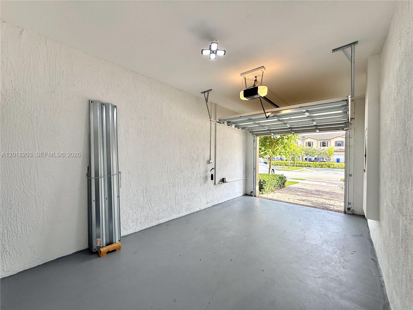 SAVANNAH LANDINGS - Residential