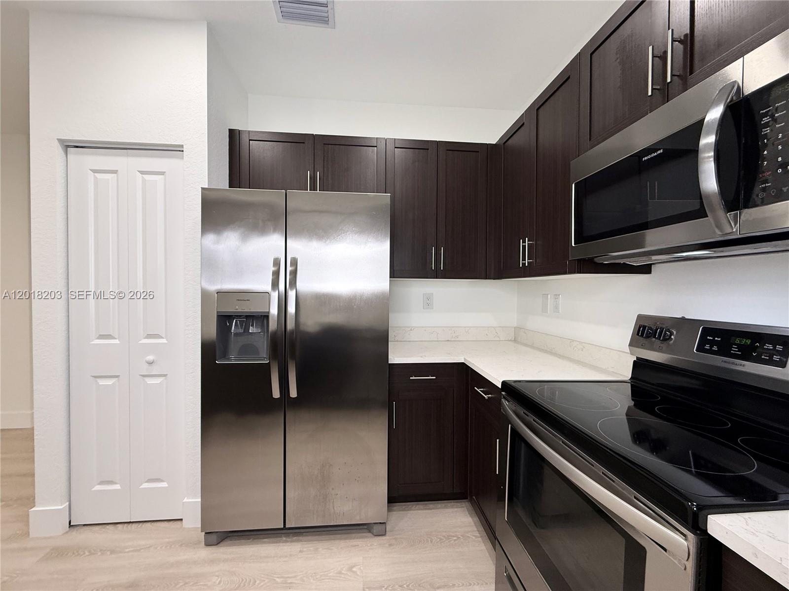 SAVANNAH LANDINGS - Residential