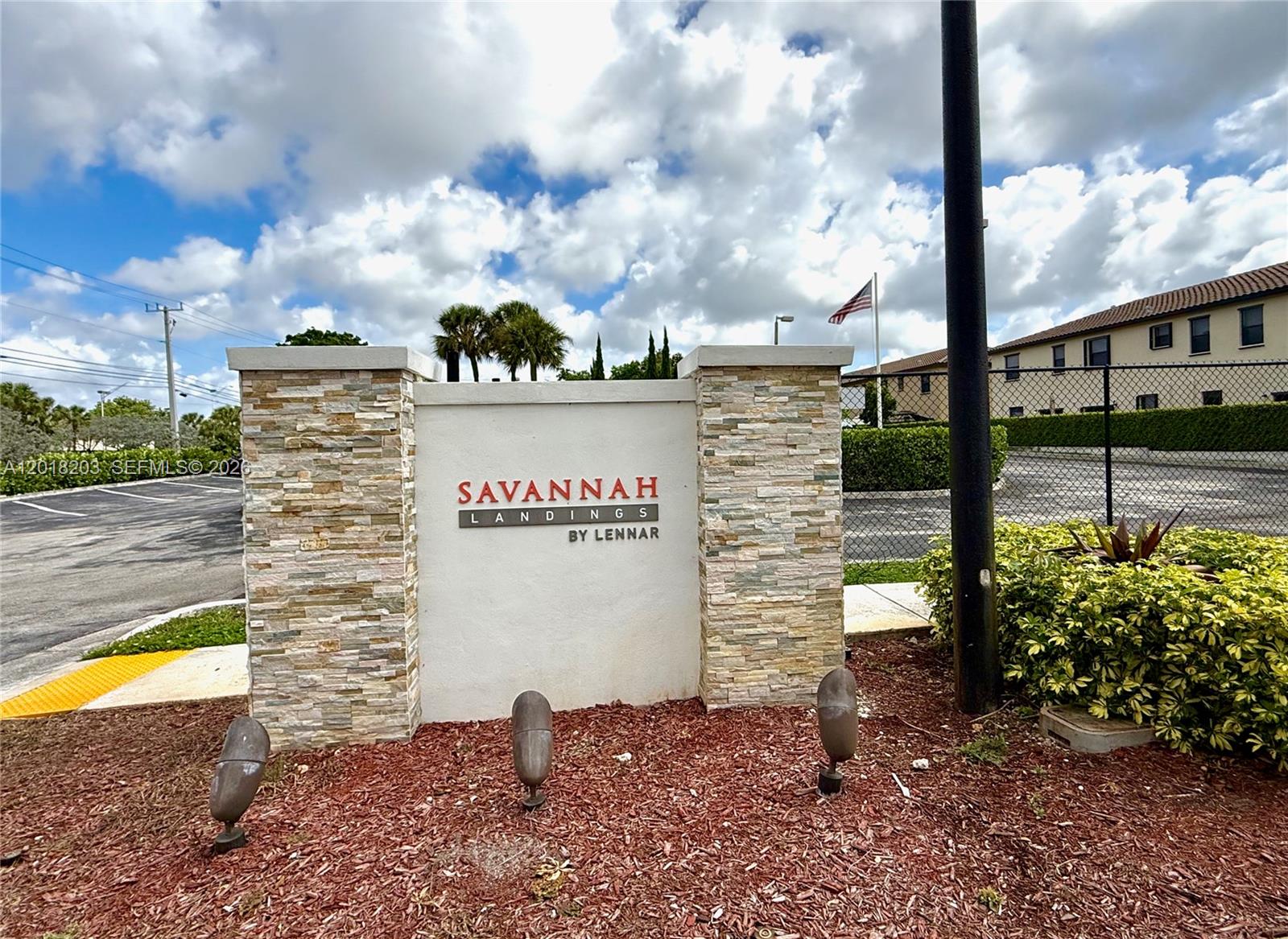 SAVANNAH LANDINGS - Residential