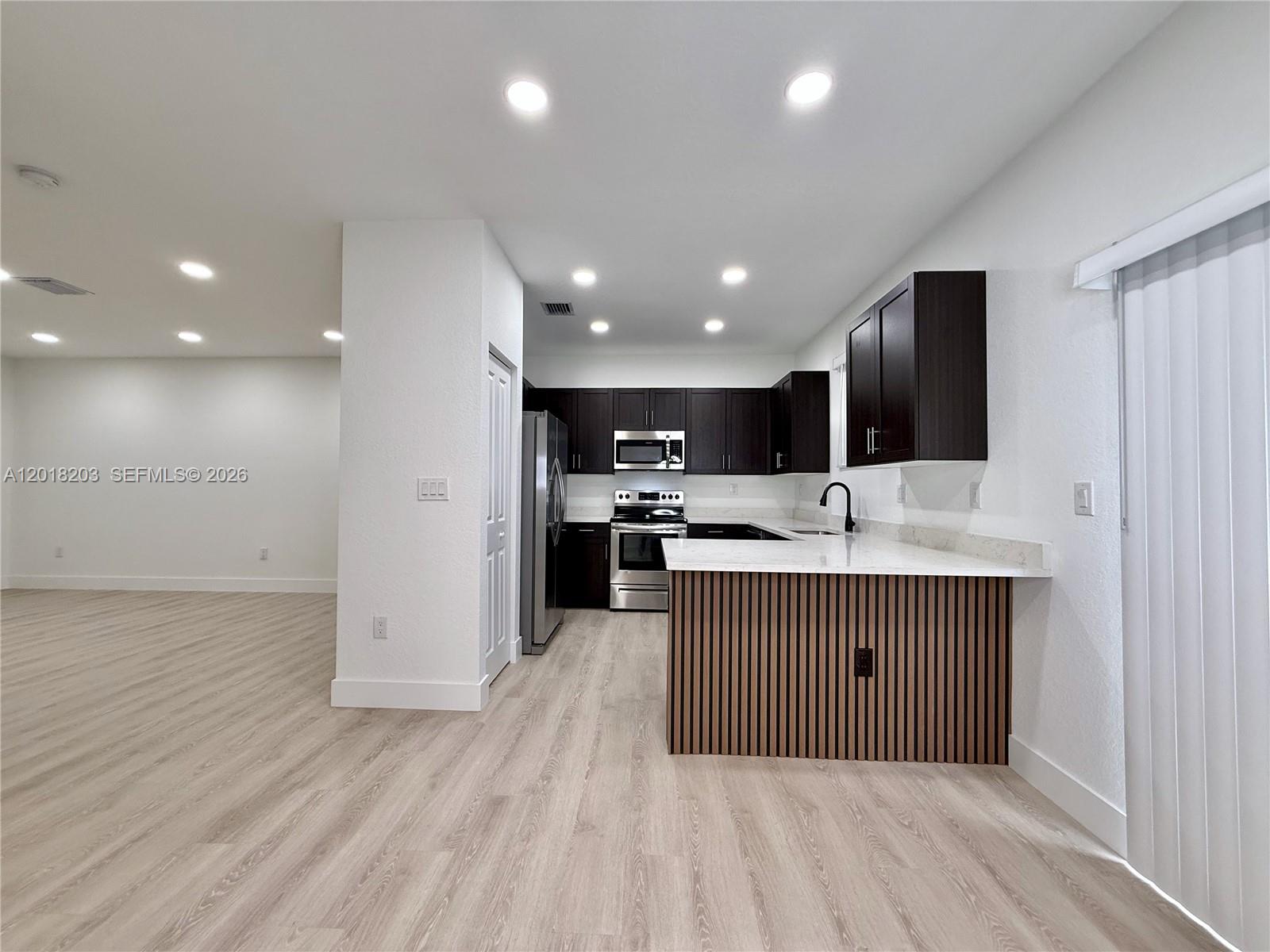 SAVANNAH LANDINGS - Residential