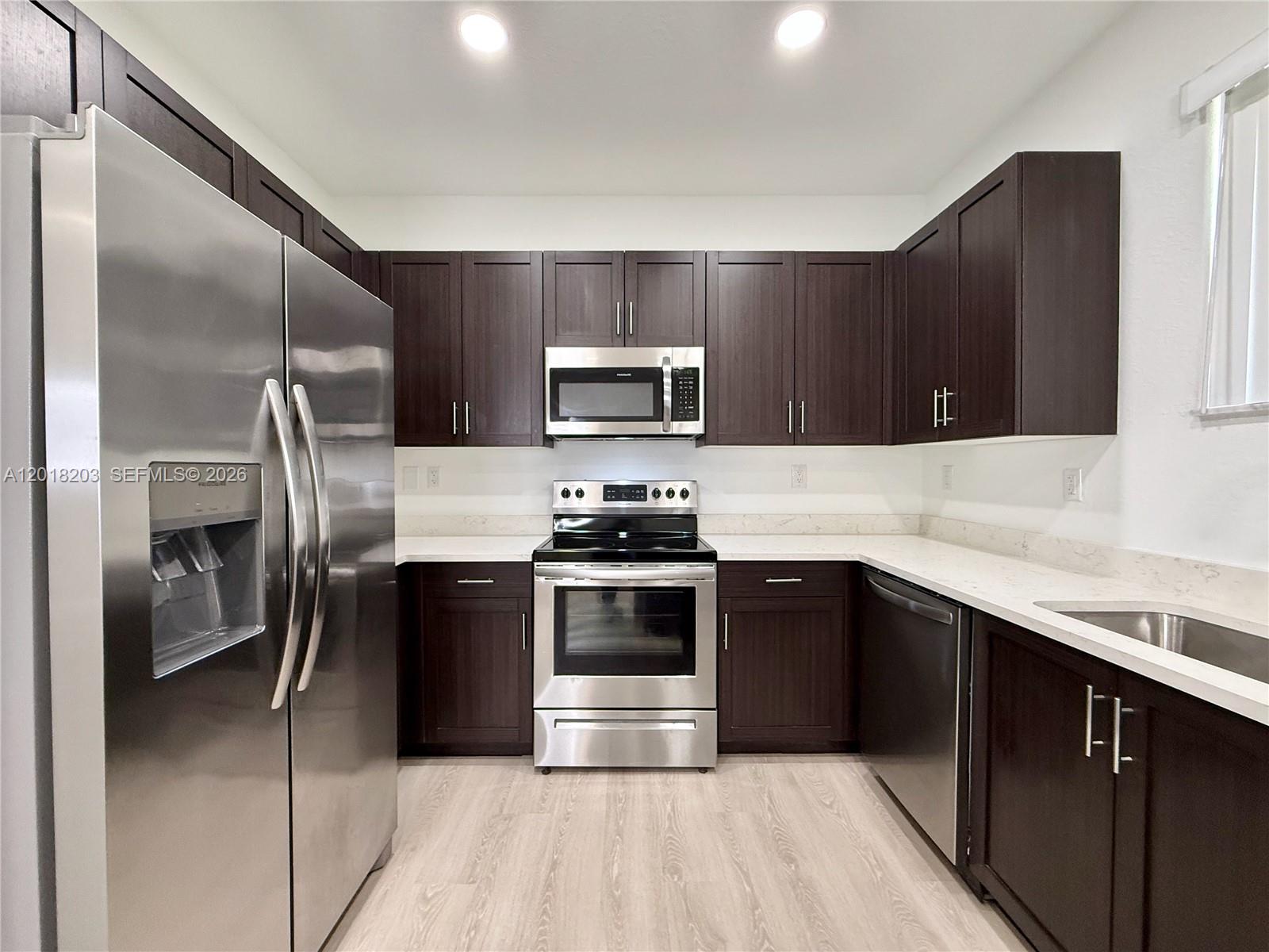 SAVANNAH LANDINGS - Residential
