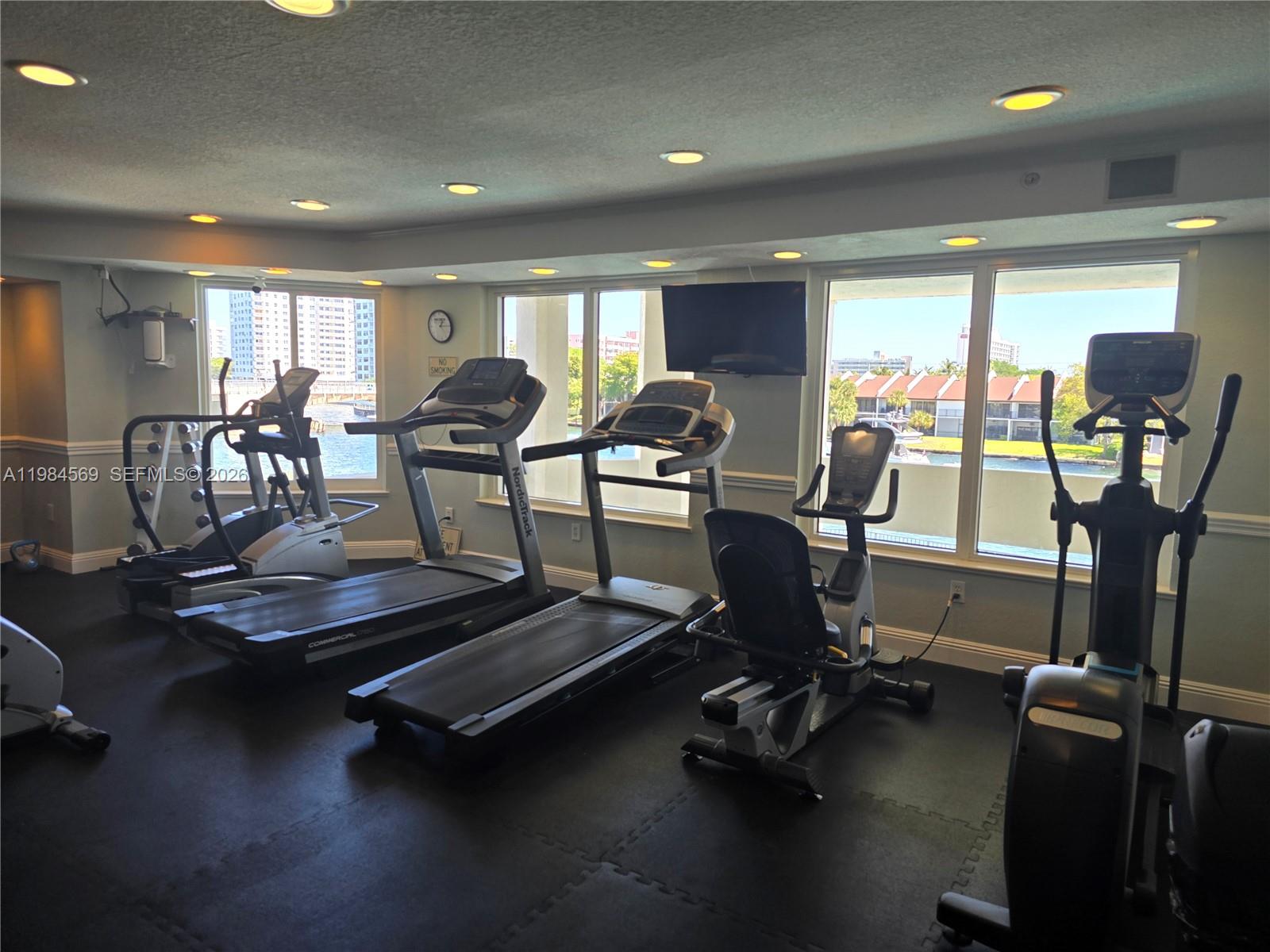 POINTE @ POMPANO BEACH CO - Residential