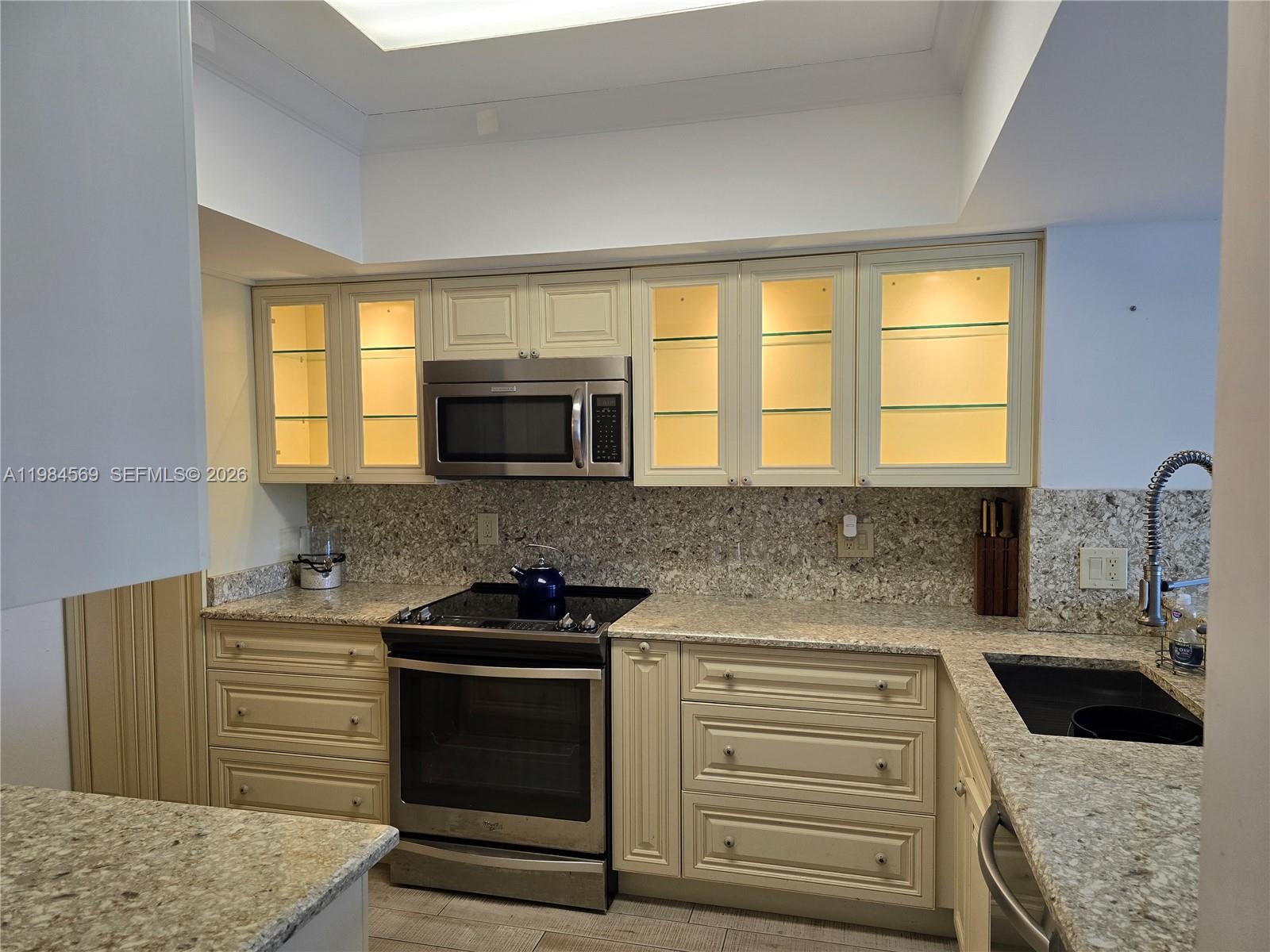 POINTE @ POMPANO BEACH CO - Residential