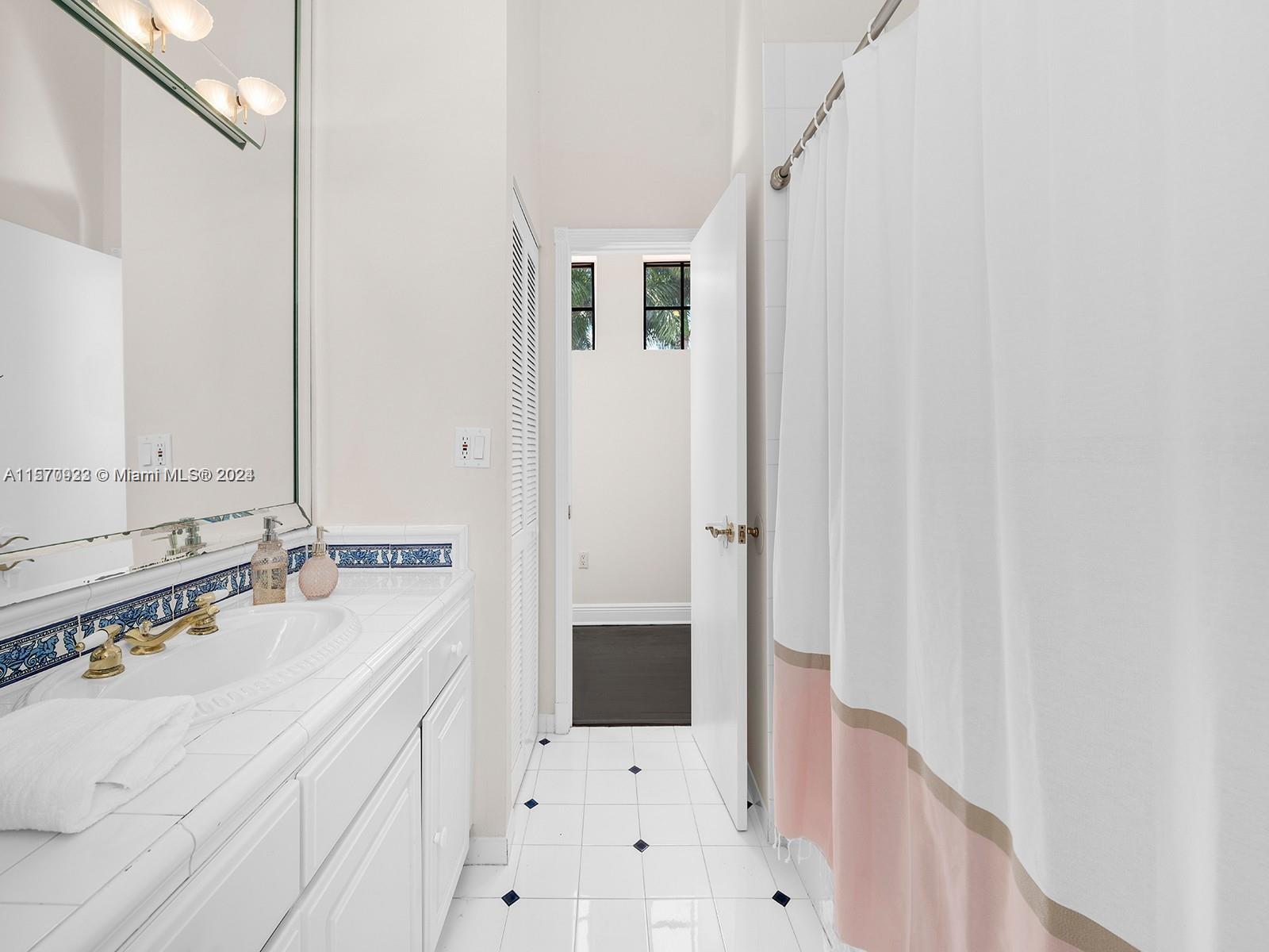 CORAL BAY SEC A AMD PL - Residential Lease