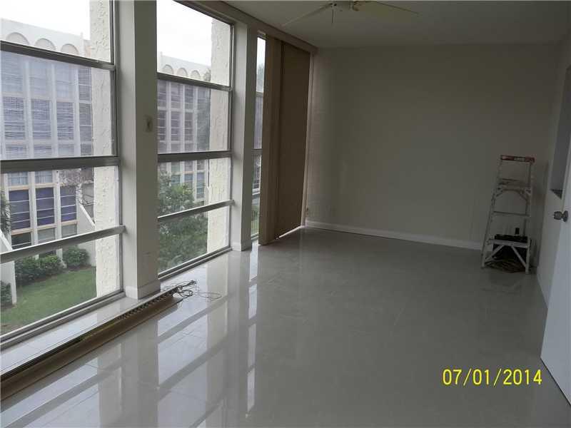 DE SOTO PARK CONDO - Residential Lease
