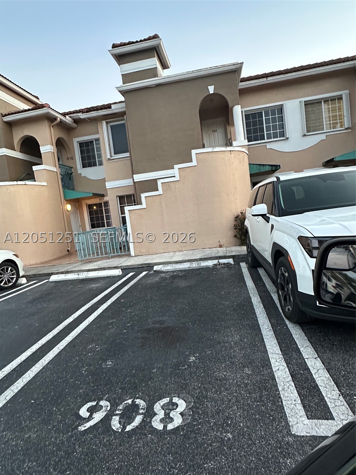LAGO LINDO TOWNVILLAS CON - Residential Lease