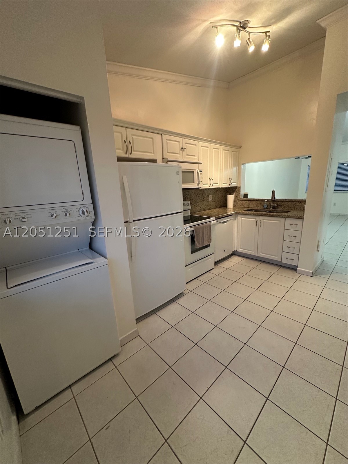LAGO LINDO TOWNVILLAS CON - Residential Lease