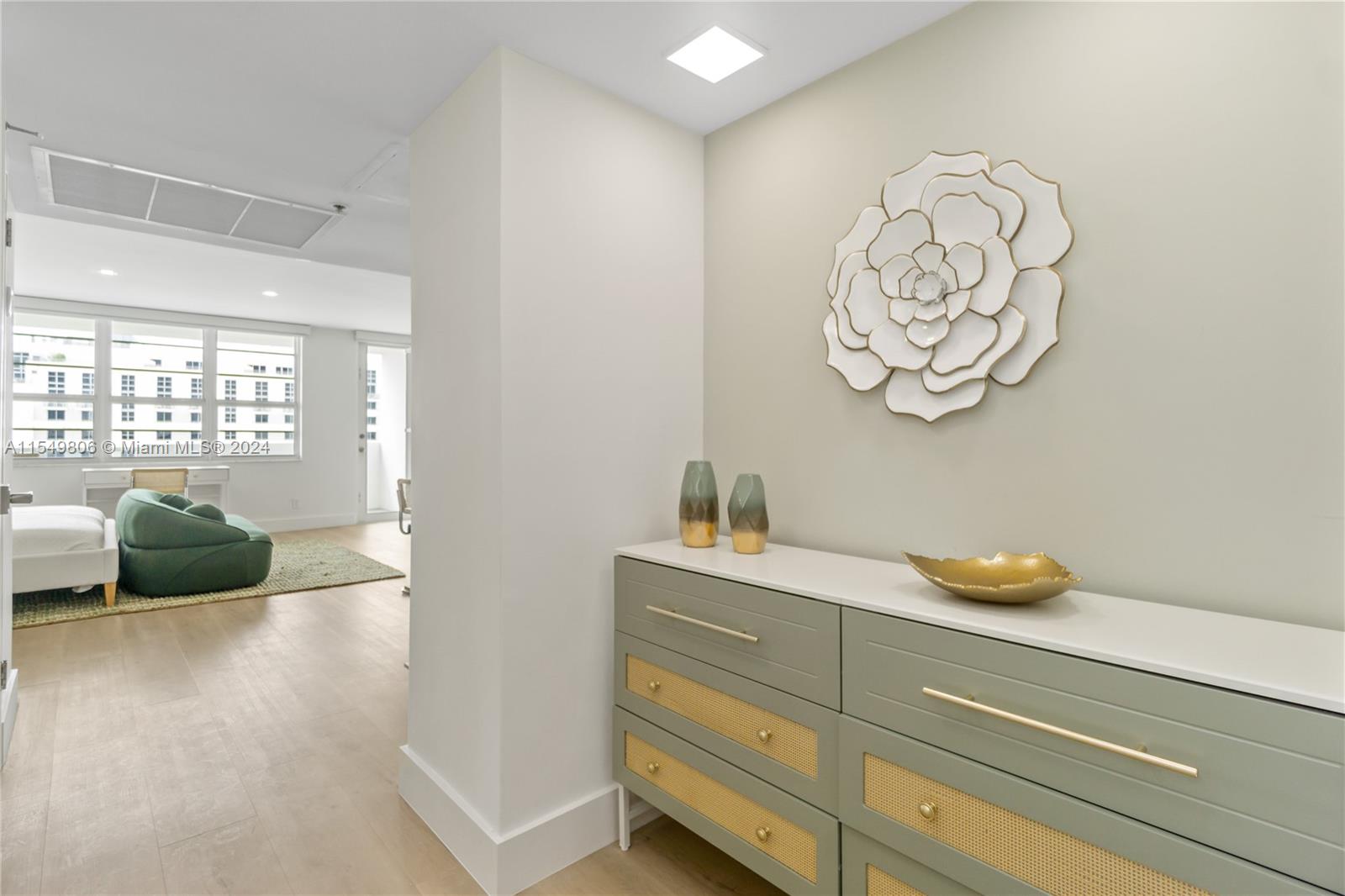 THE DECOPLAGE CONDO - Residential
