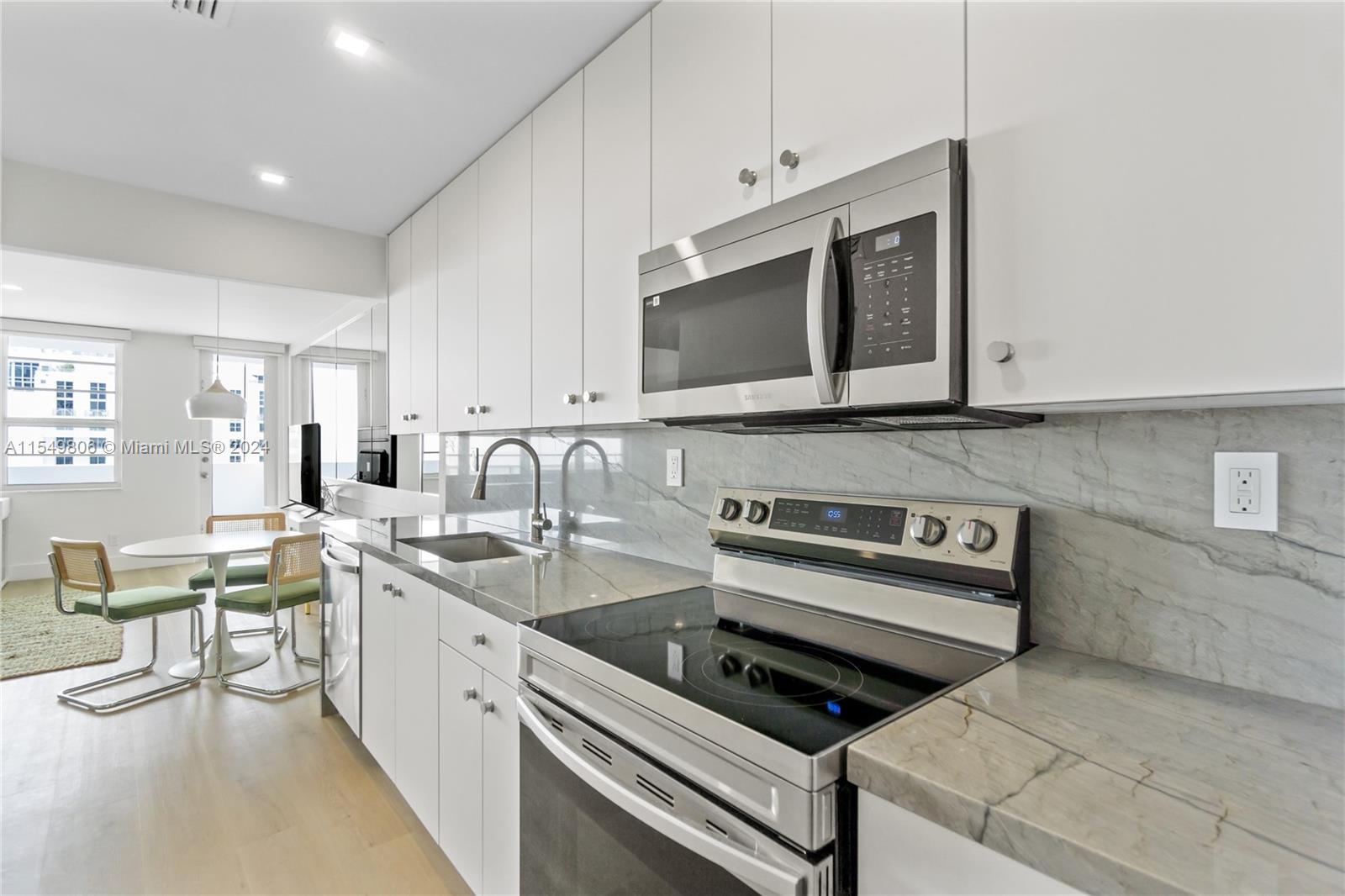 THE DECOPLAGE CONDO - Residential
