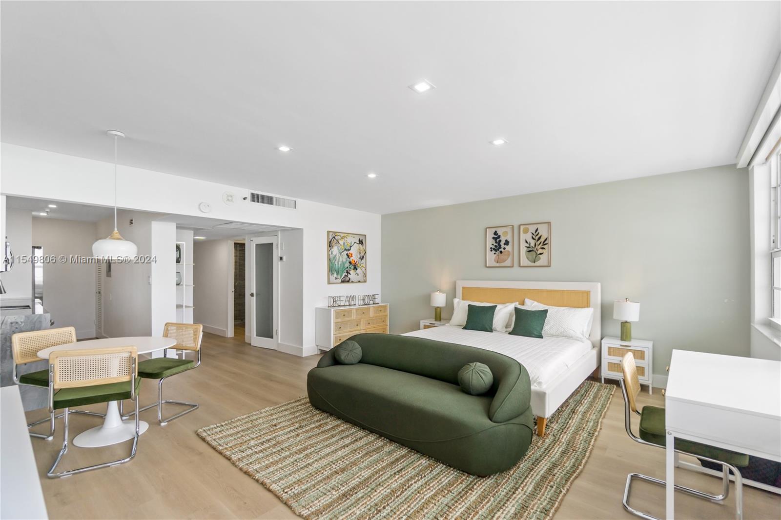 THE DECOPLAGE CONDO - Residential
