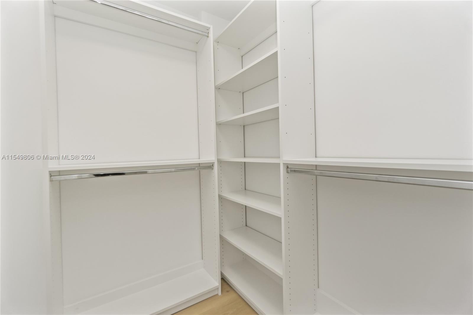 THE DECOPLAGE CONDO - Residential