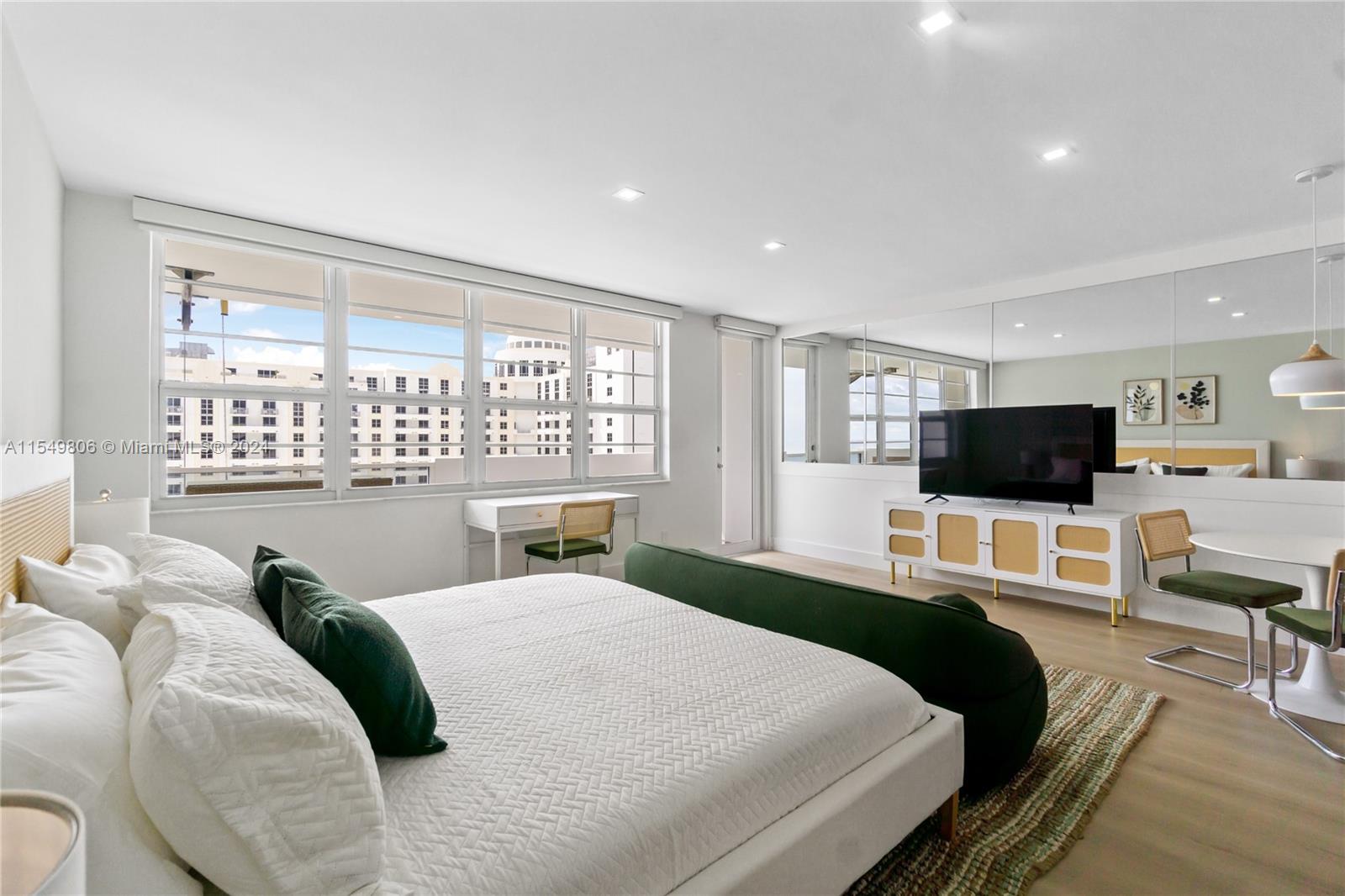 THE DECOPLAGE CONDO - Residential