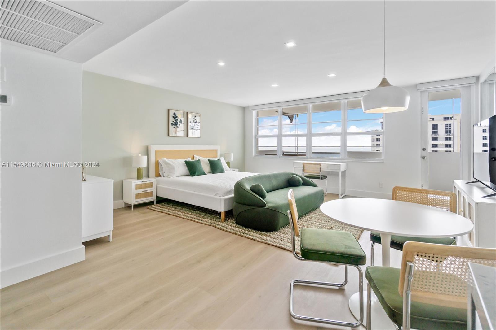 THE DECOPLAGE CONDO - Residential