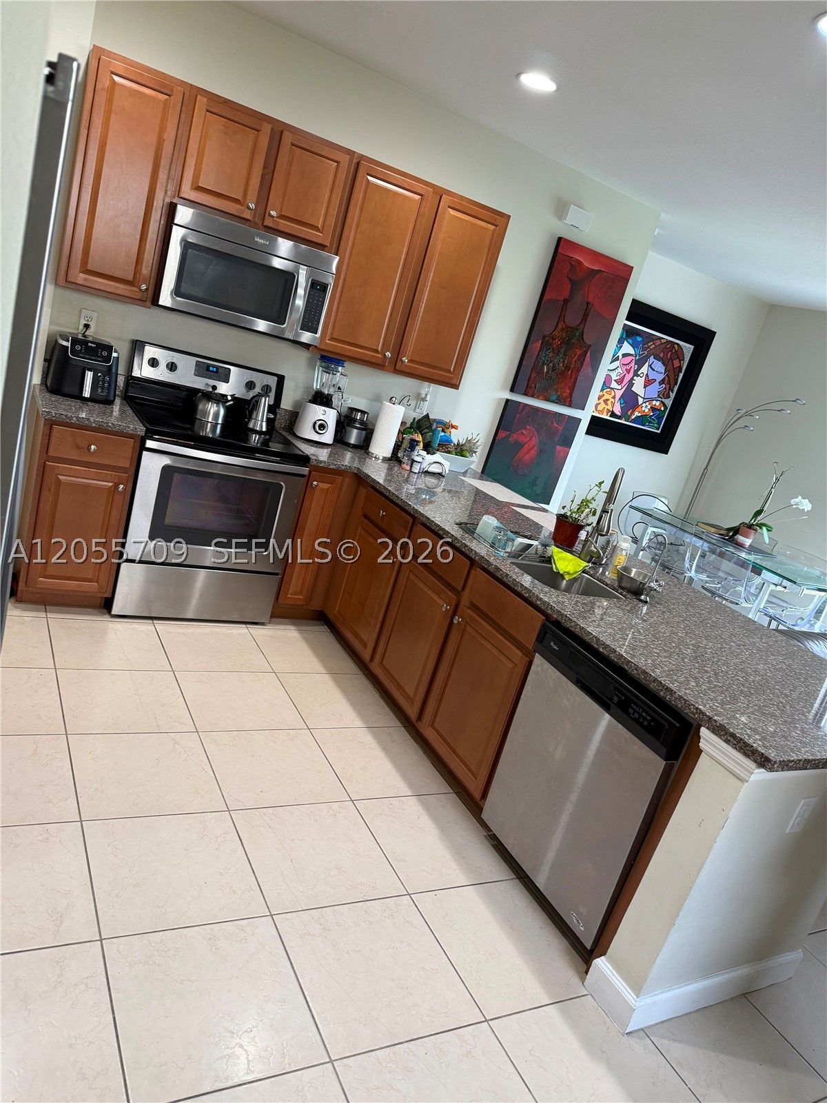 CHAMPION LAKES - Residential Lease