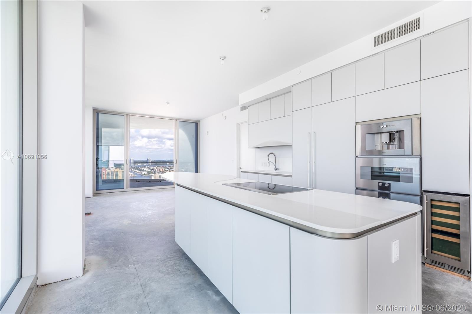 JADE SIGNATURE CONDO - Residential