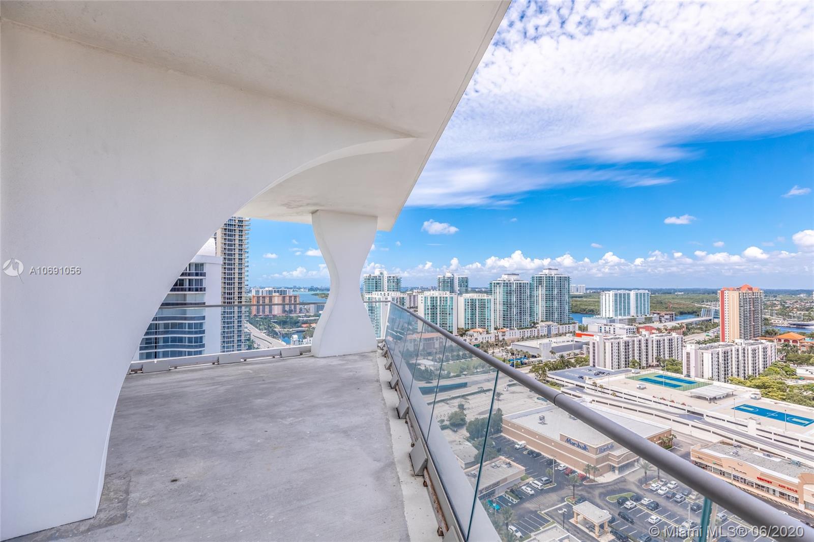 JADE SIGNATURE CONDO - Residential