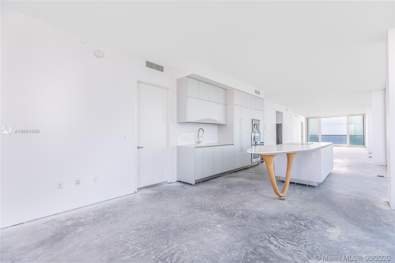 JADE SIGNATURE CONDO - Residential