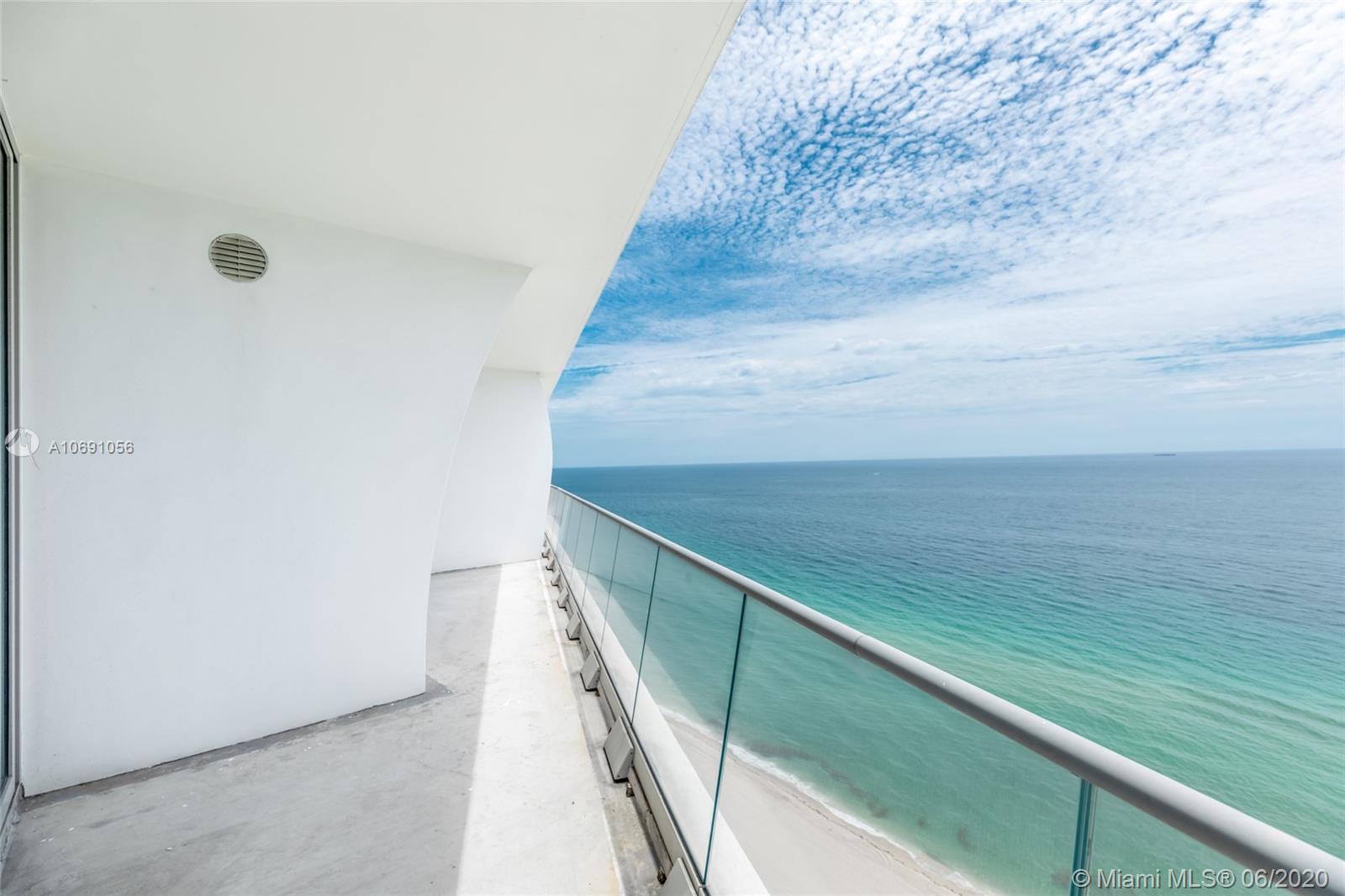 JADE SIGNATURE CONDO - Residential