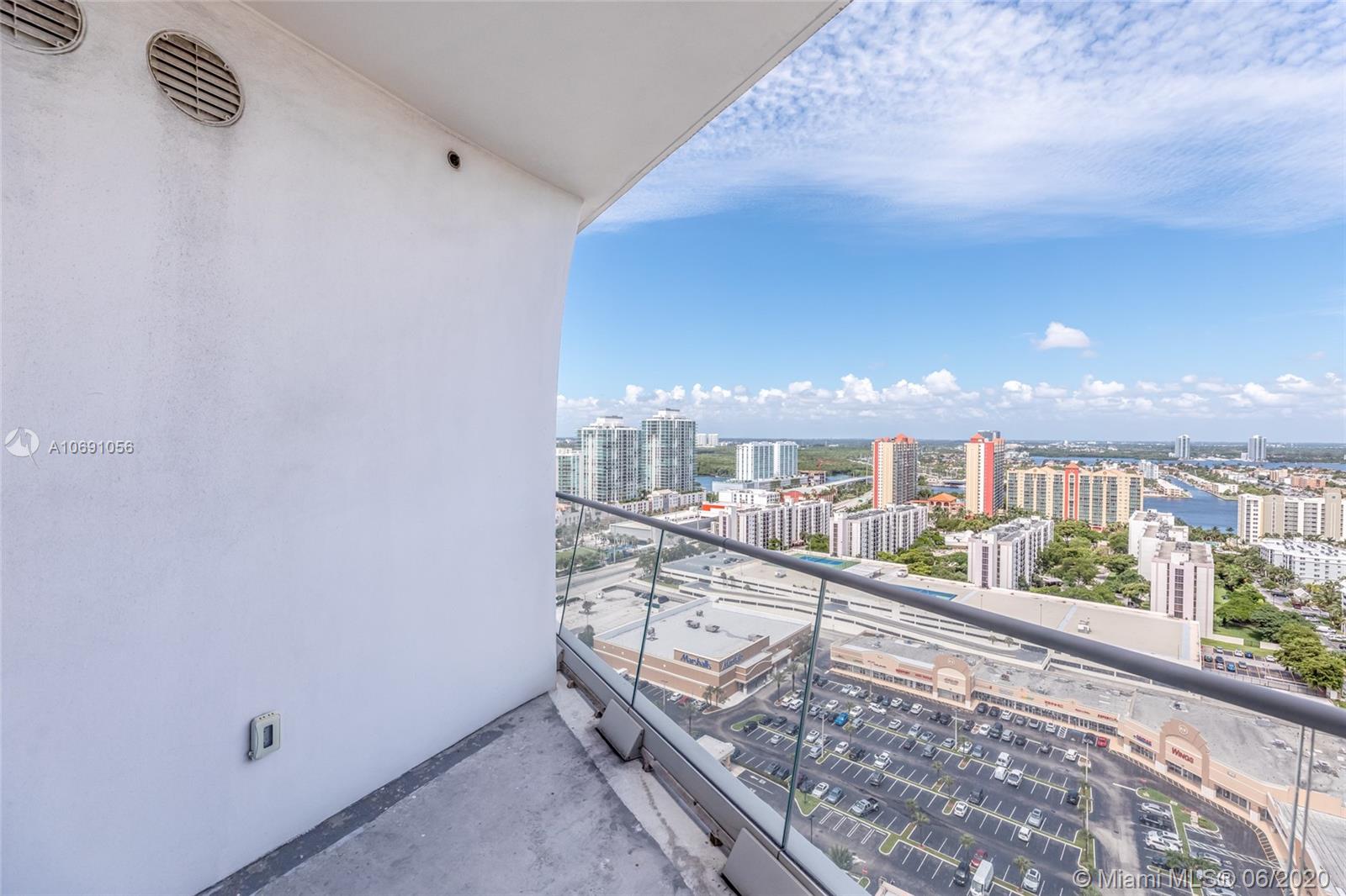 JADE SIGNATURE CONDO - Residential