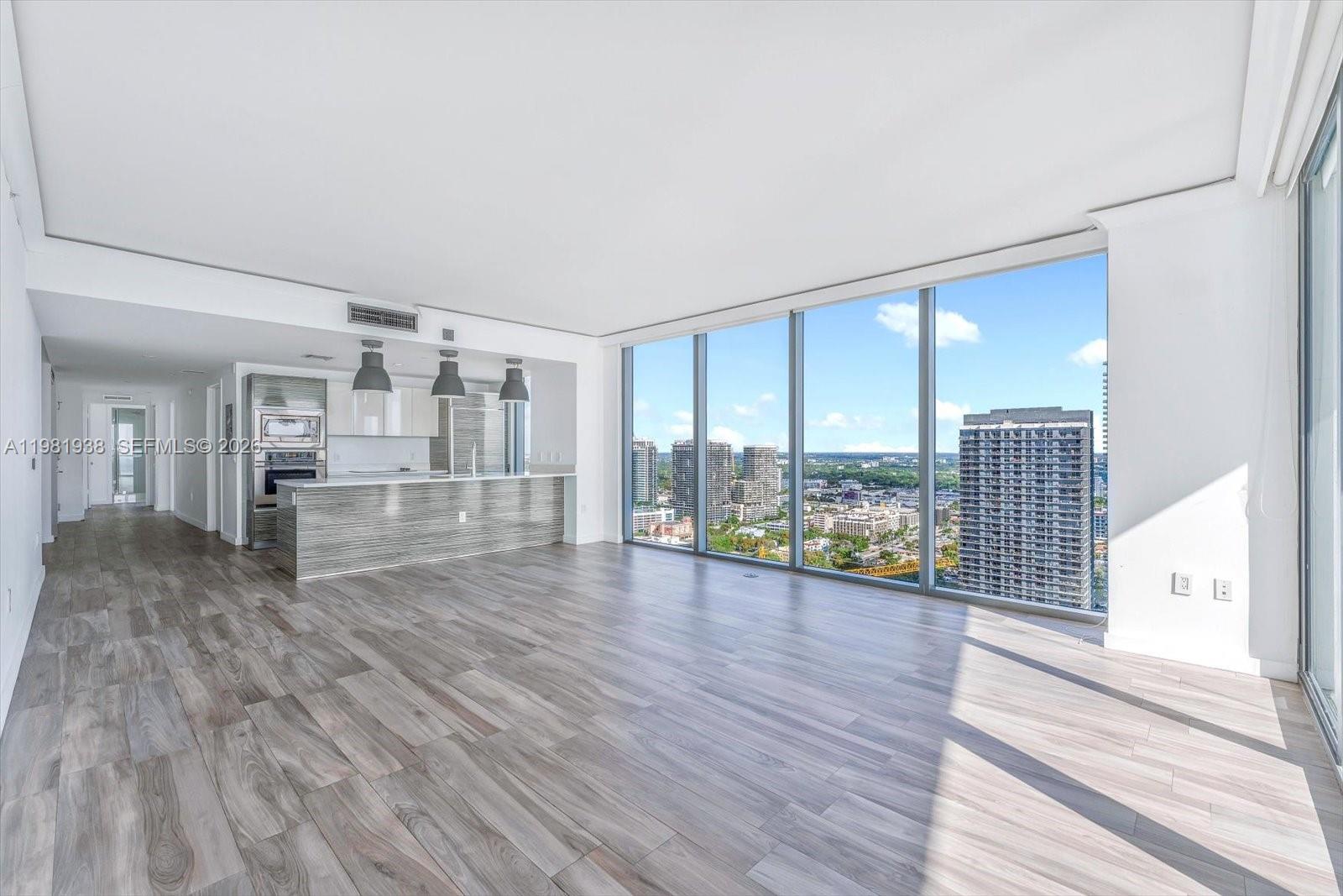 ICON BAY CONDO - Residential