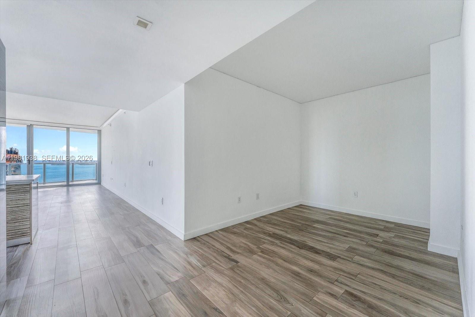 ICON BAY CONDO - Residential