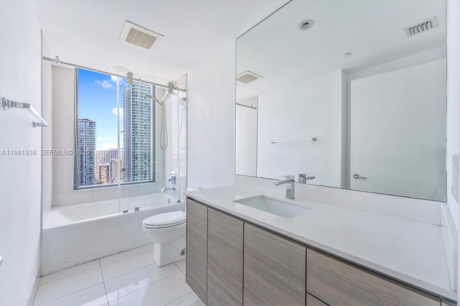 ICON BAY CONDO - Residential
