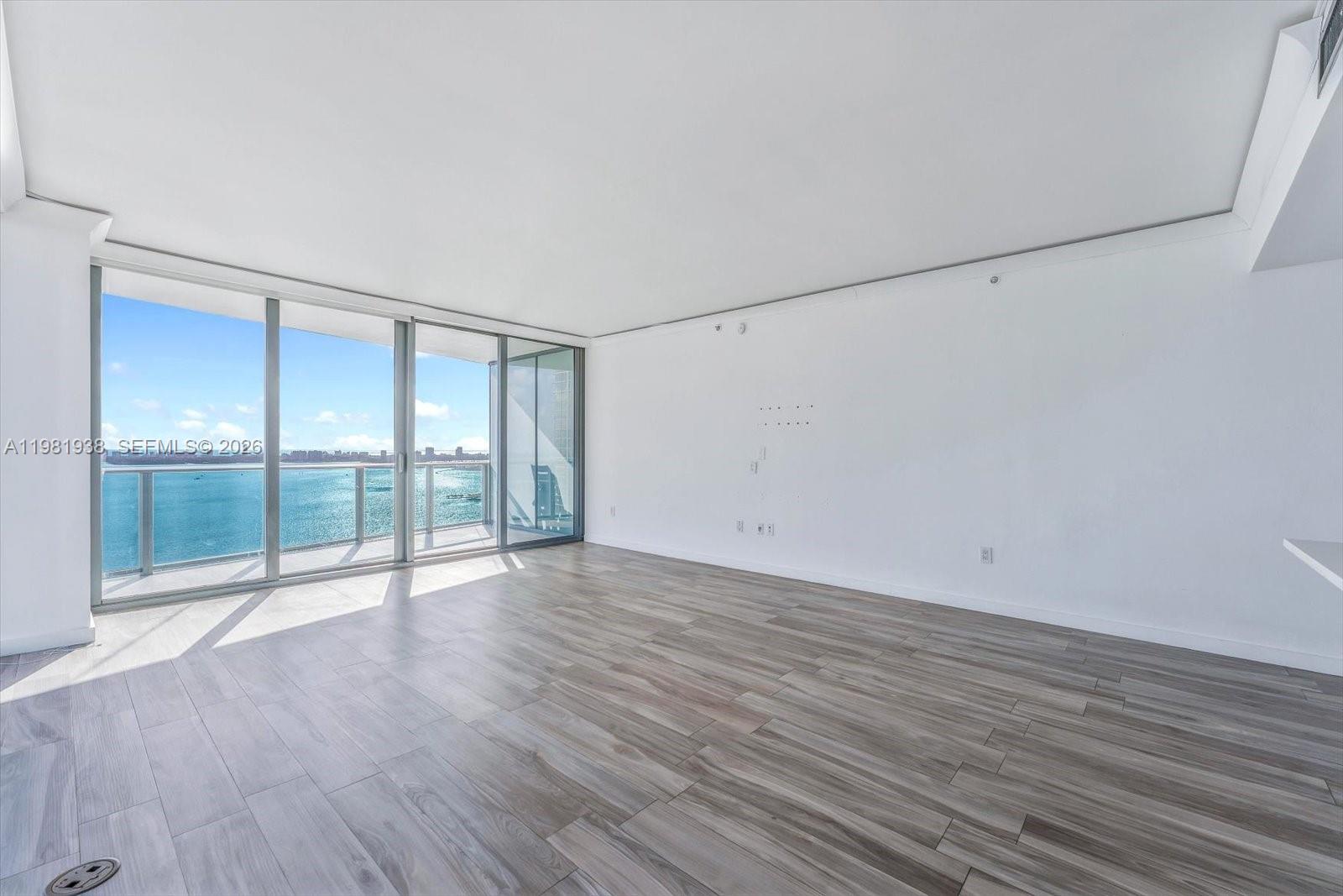 ICON BAY CONDO - Residential