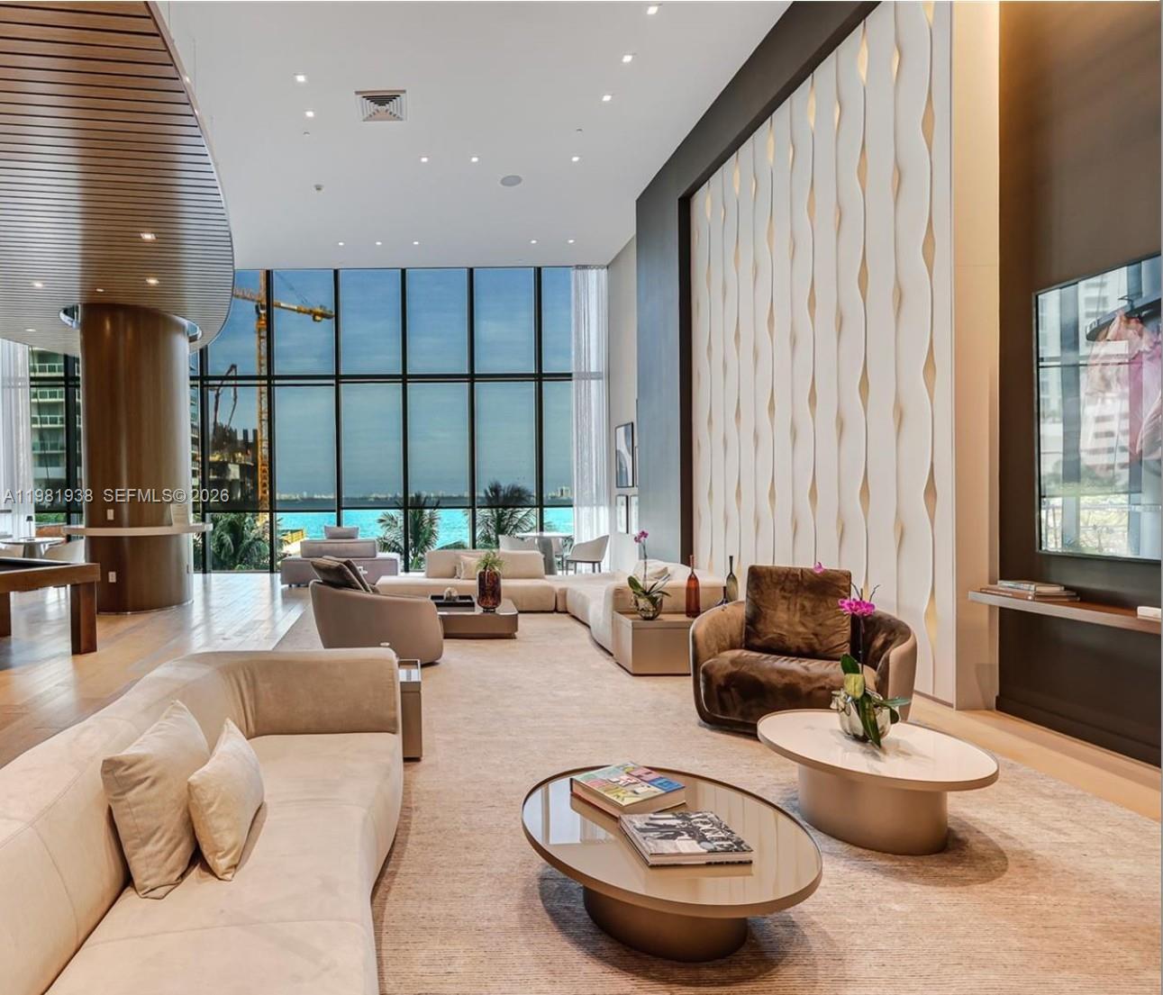 ICON BAY CONDO - Residential