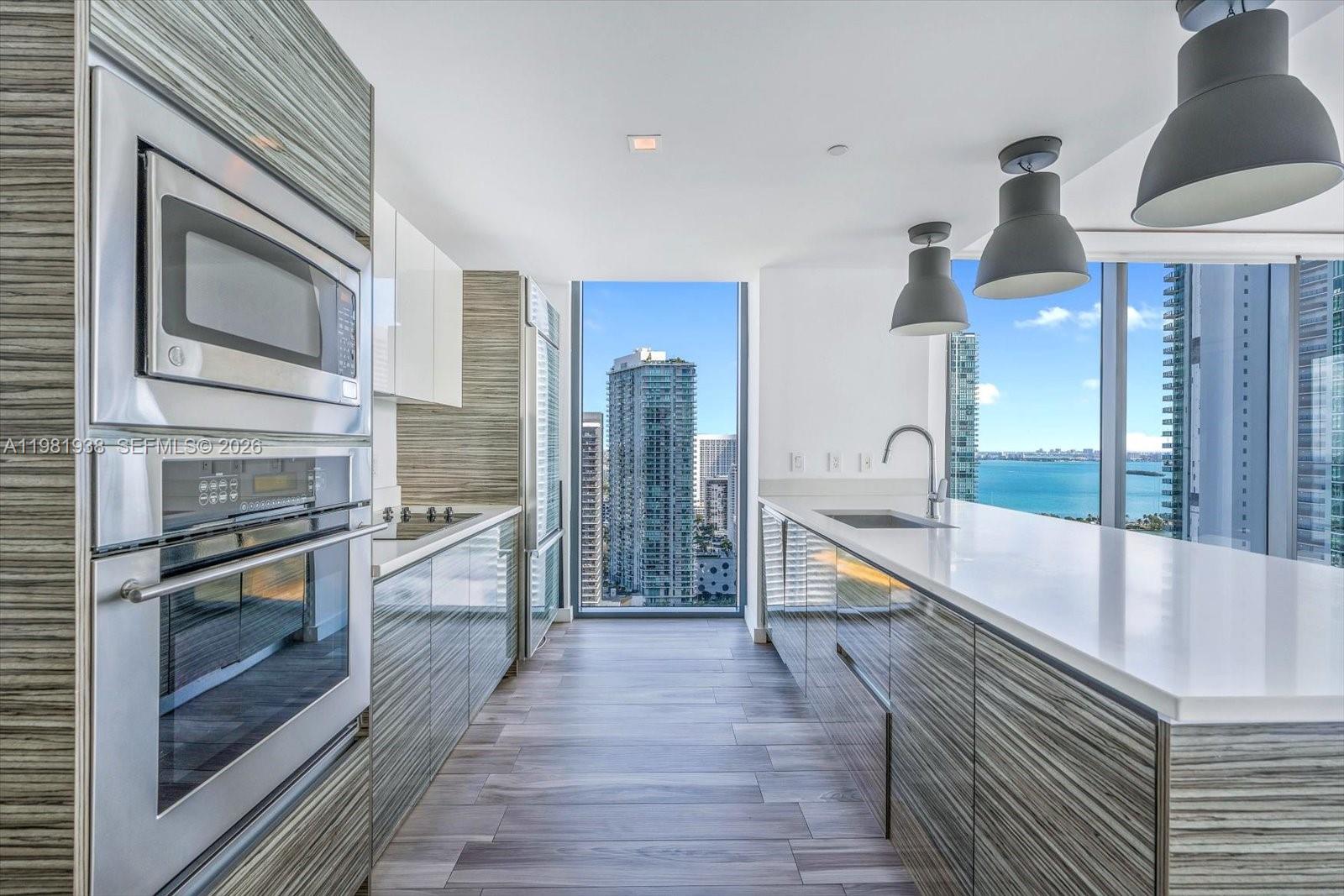 ICON BAY CONDO - Residential
