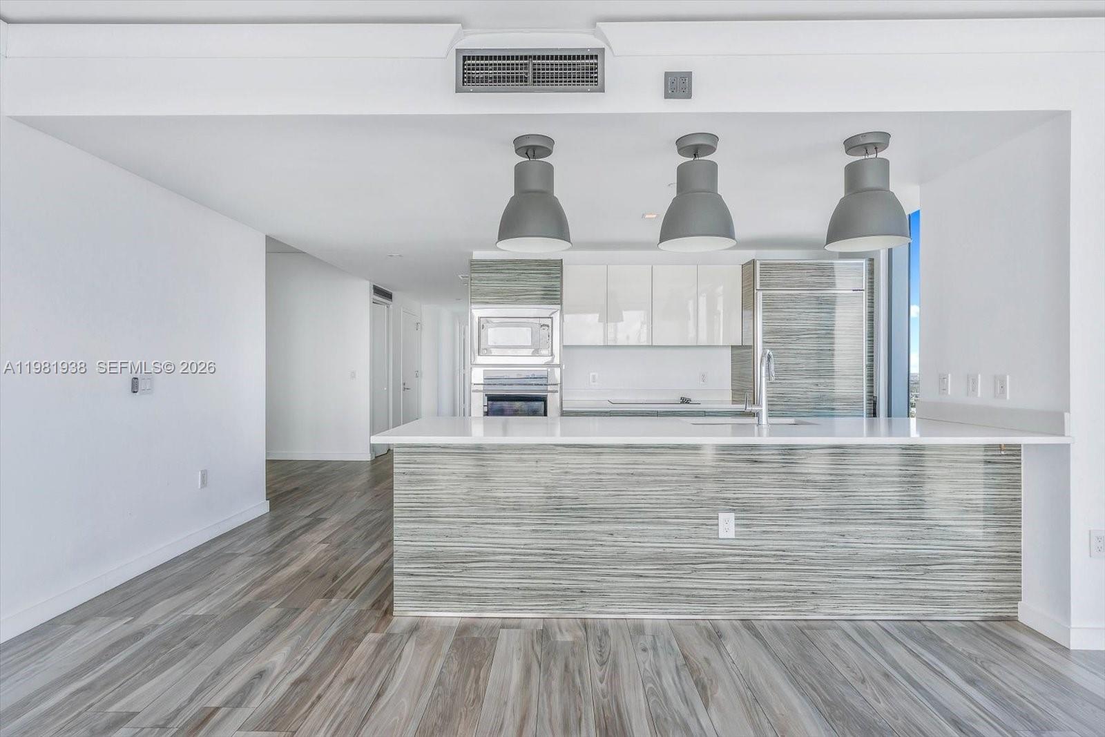 ICON BAY CONDO - Residential