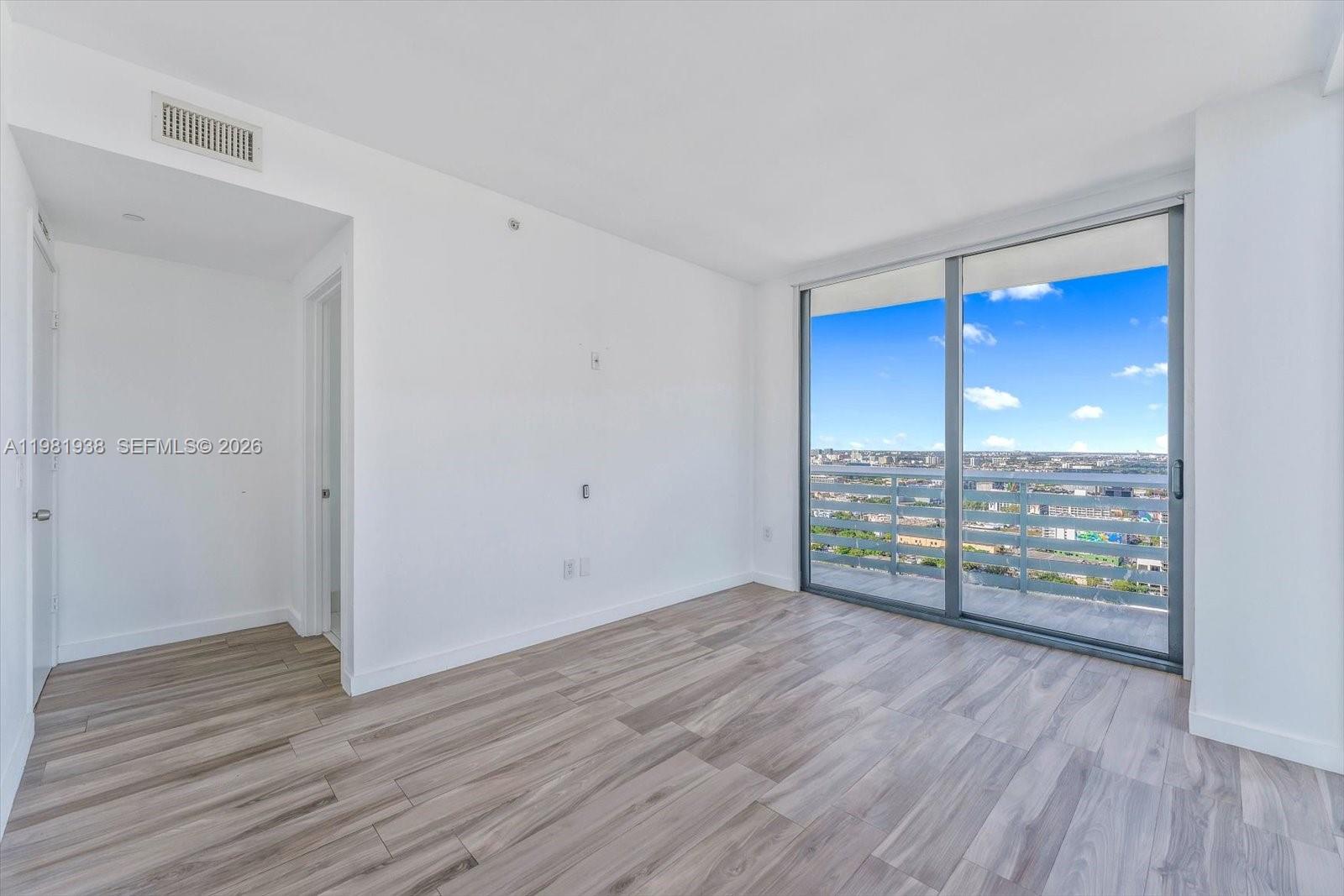 ICON BAY CONDO - Residential