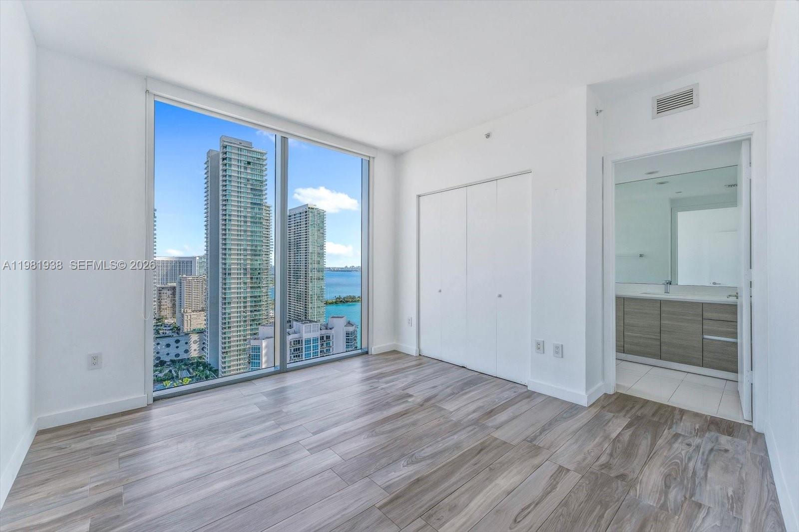 ICON BAY CONDO - Residential