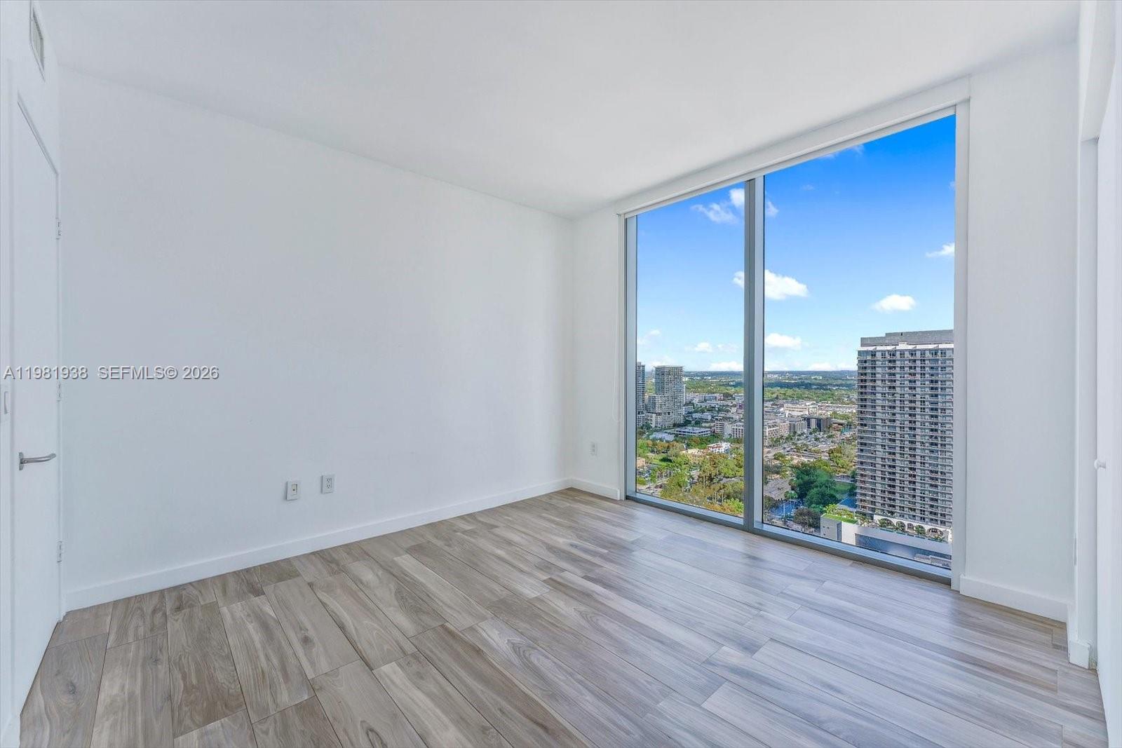 ICON BAY CONDO - Residential