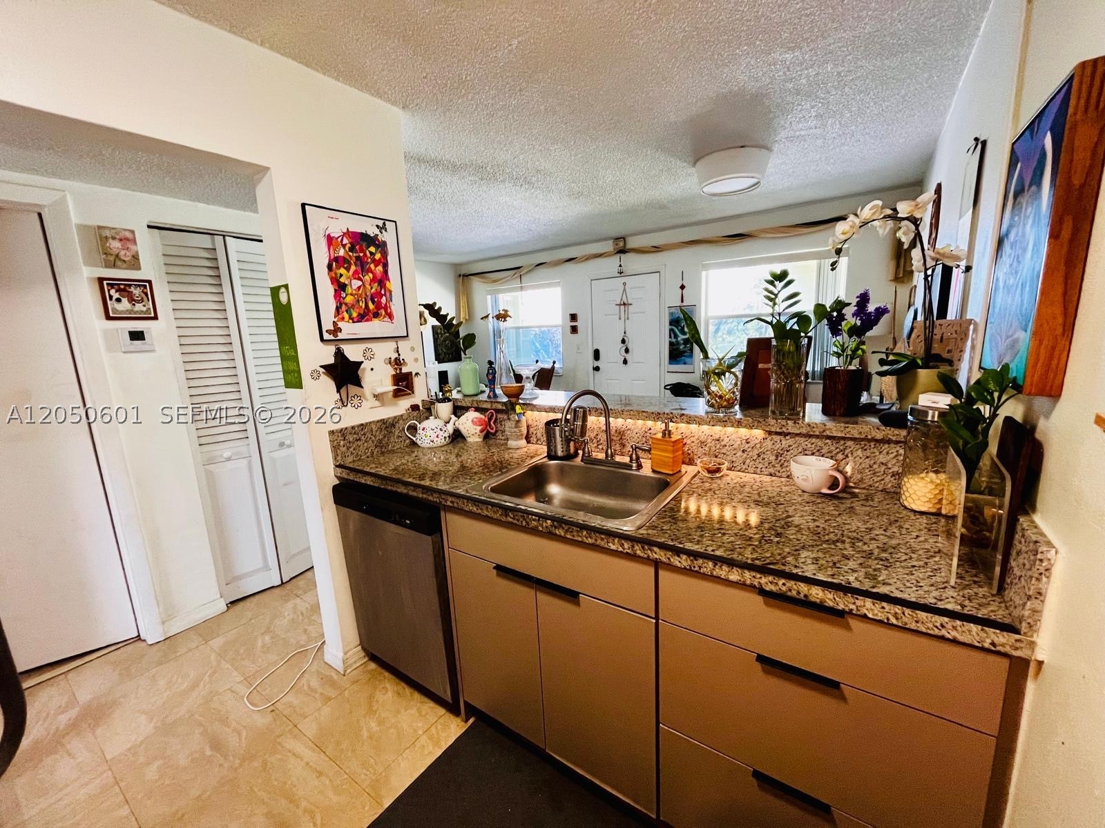 POINT BAY NORTH CONDO - Residential Lease