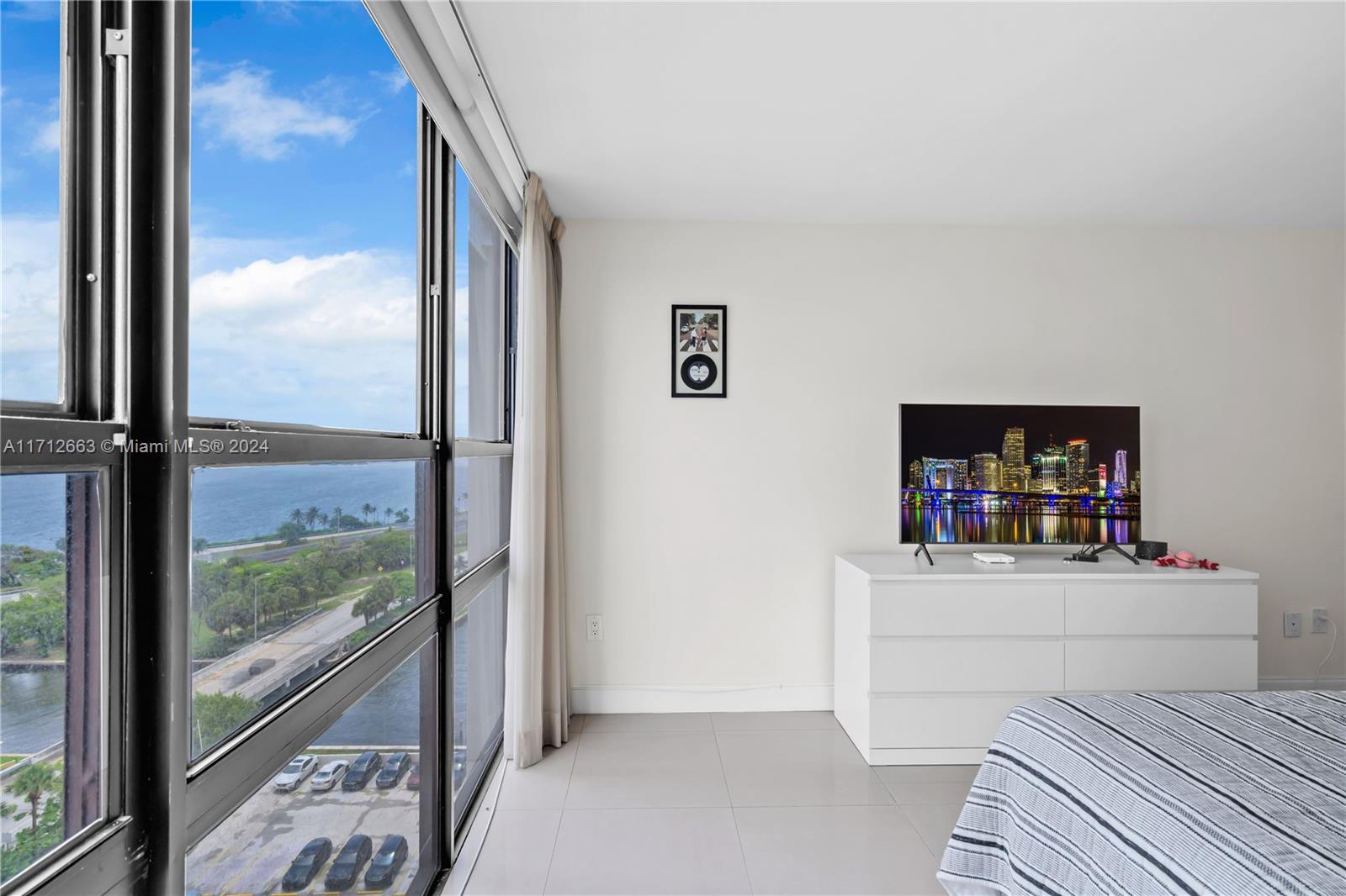 CHARTER CLUB CONDO - Residential Lease