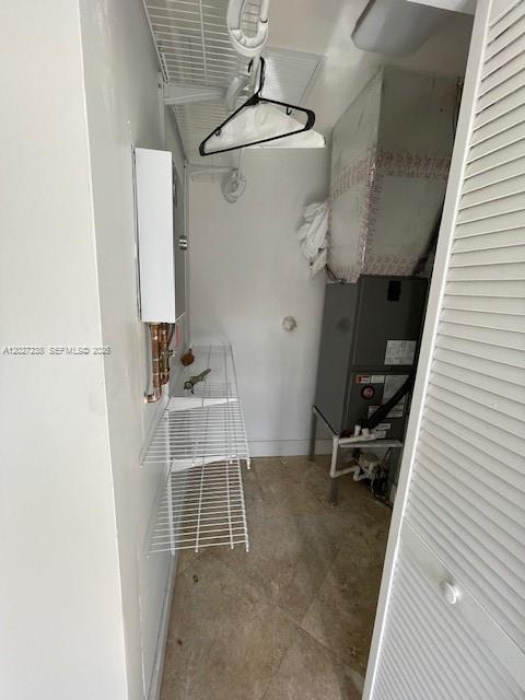 HOLLYWOOD GOLF ESTATES SE - Residential Lease