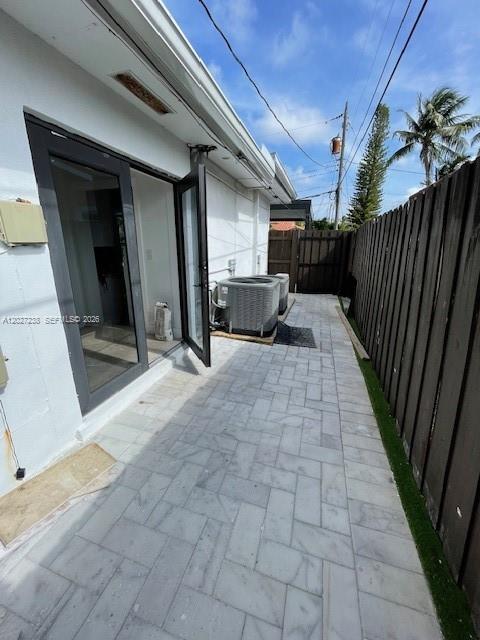 HOLLYWOOD GOLF ESTATES SE - Residential Lease