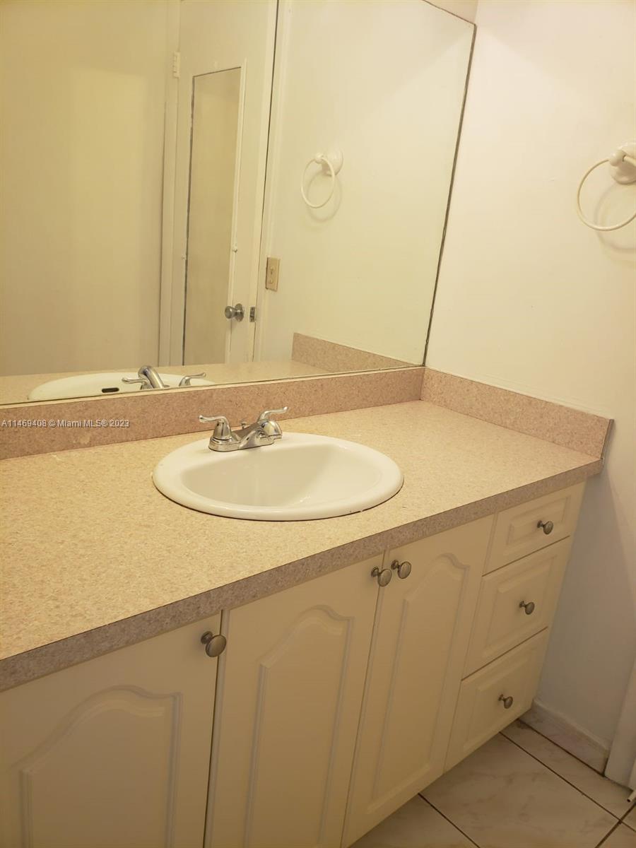 5050 CONDO - Residential