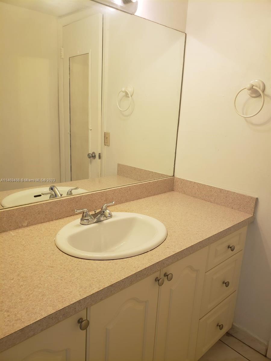 5050 CONDO - Residential