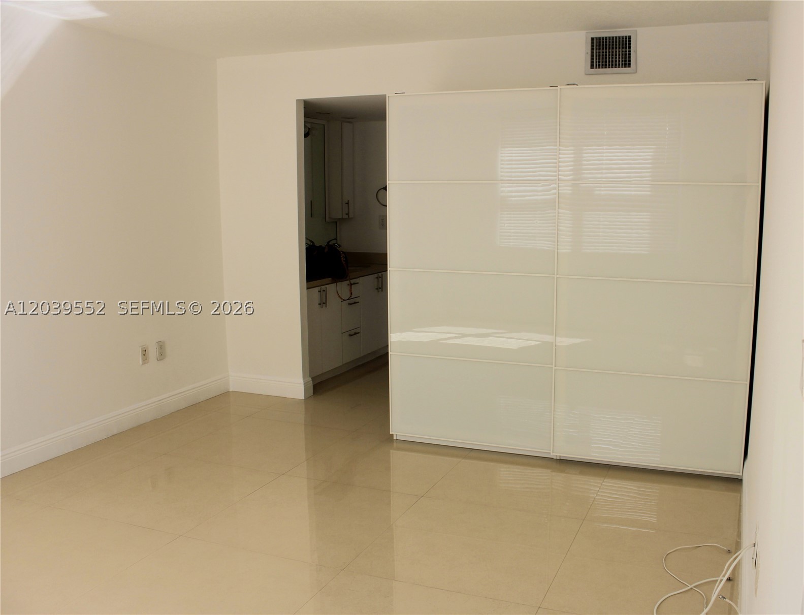 BRICKELL BAY CLUB CONDO - Residential Lease