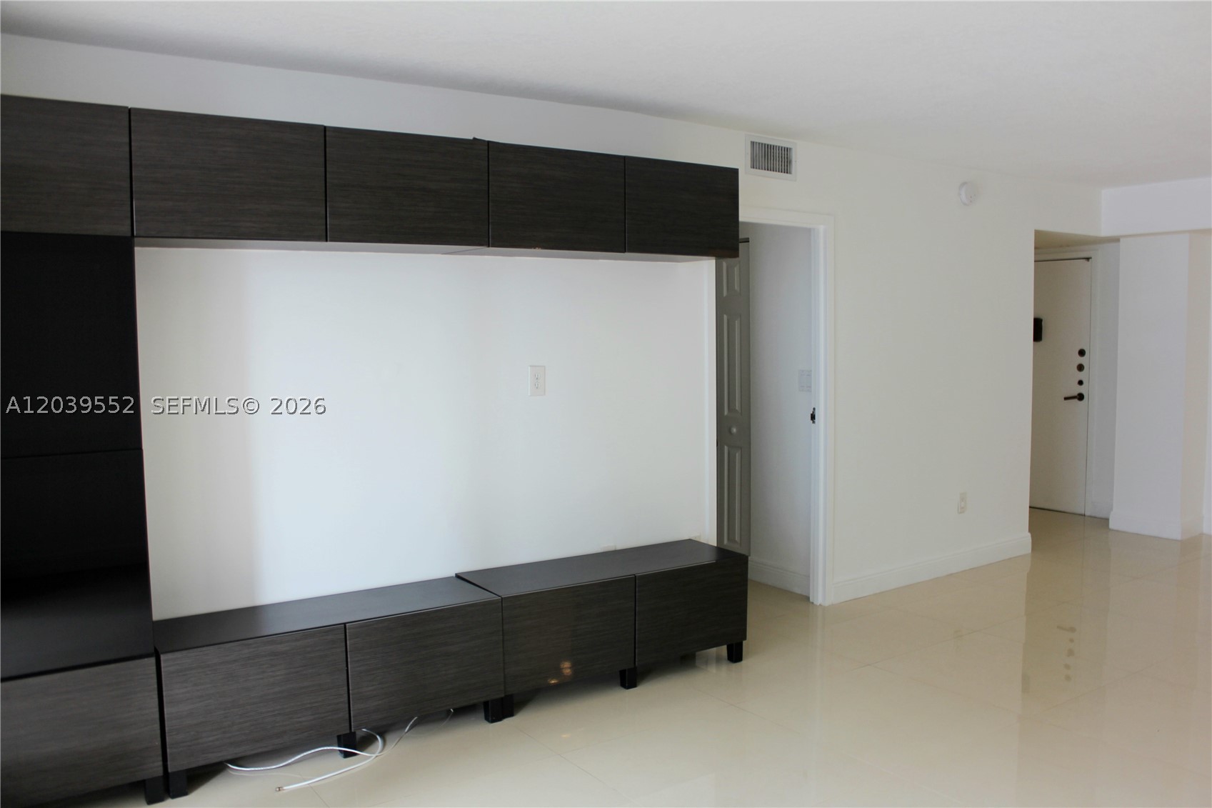 BRICKELL BAY CLUB CONDO - Residential Lease