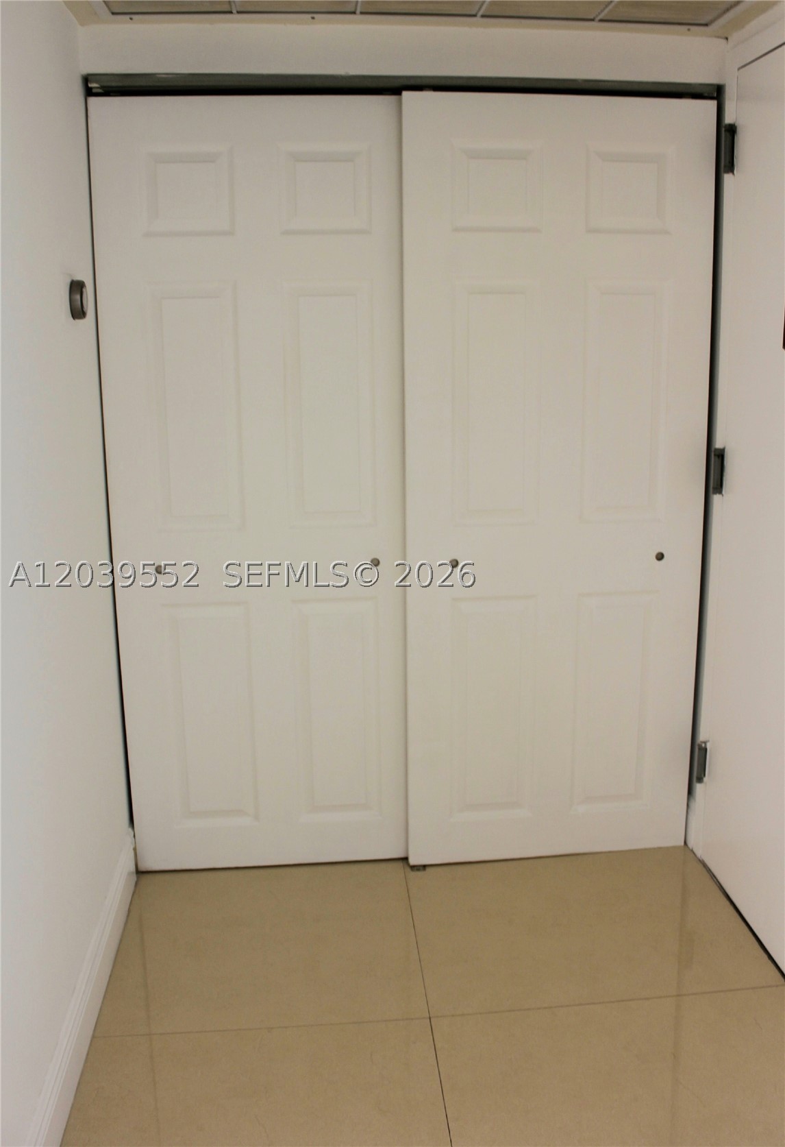 BRICKELL BAY CLUB CONDO - Residential Lease
