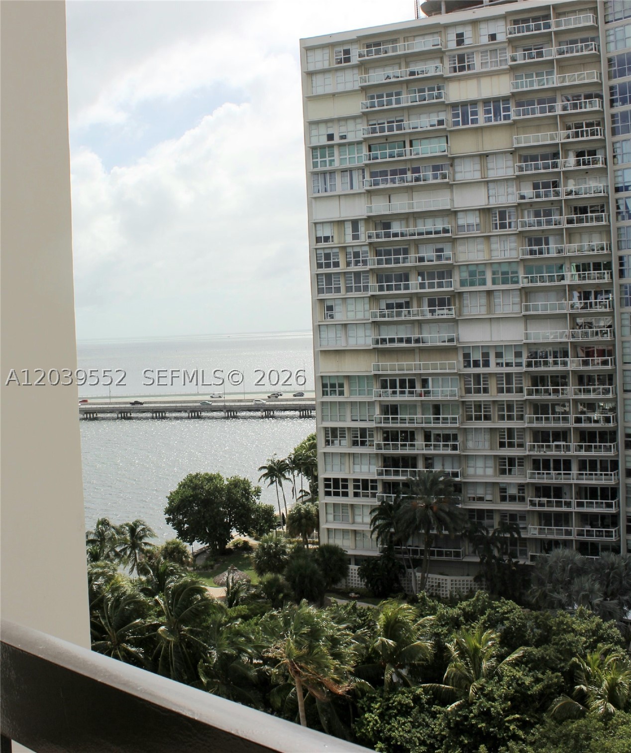 BRICKELL BAY CLUB CONDO - Residential Lease