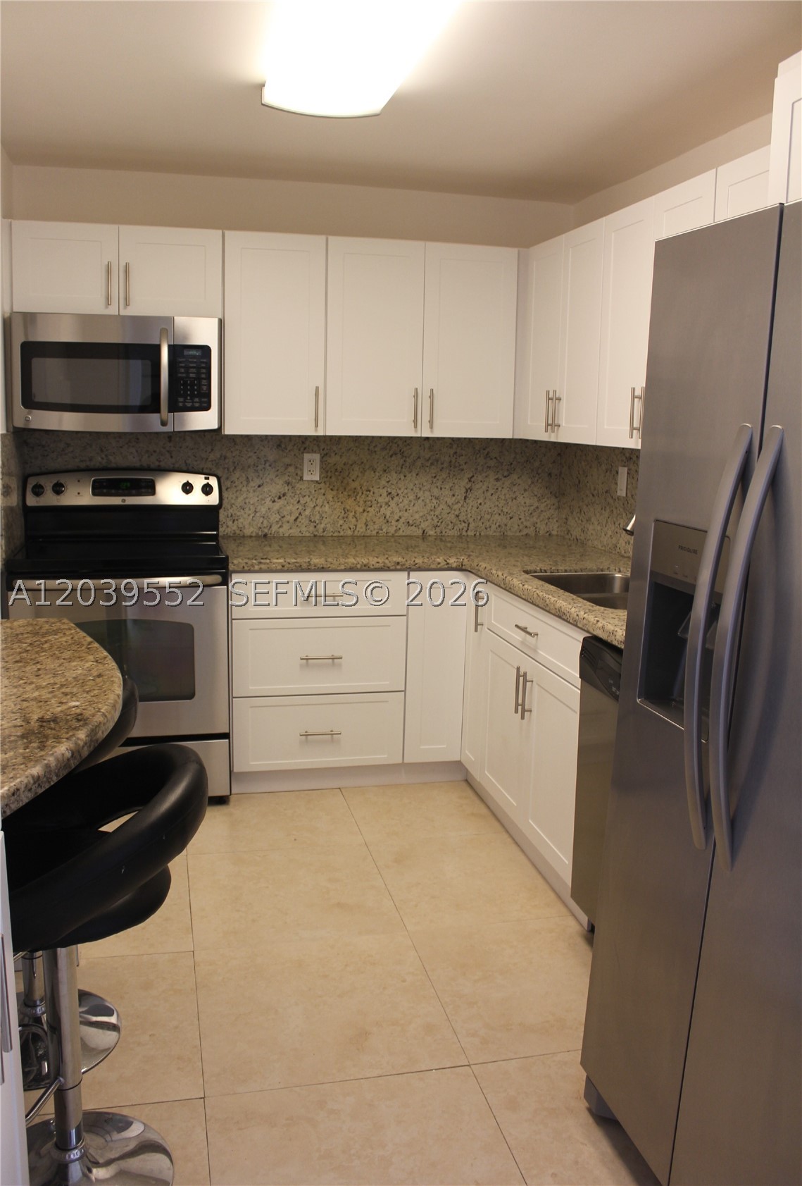 BRICKELL BAY CLUB CONDO - Residential Lease
