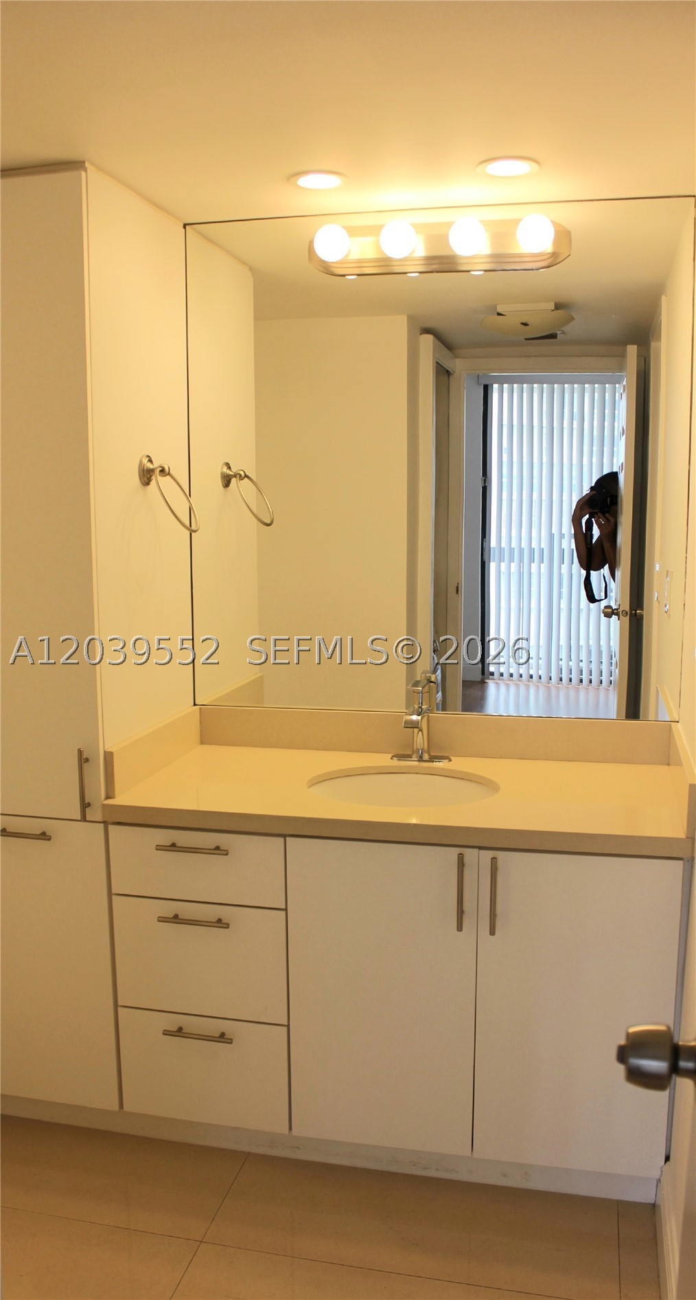 BRICKELL BAY CLUB CONDO - Residential Lease