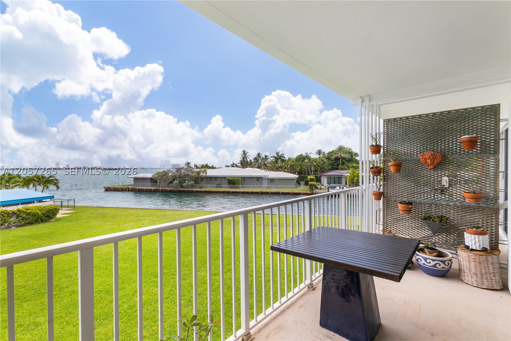 THE SHORES CONDO - Residential