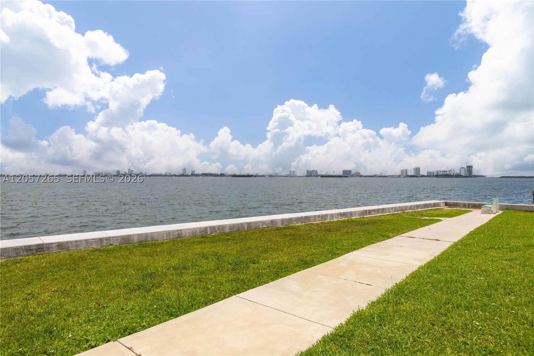 THE SHORES CONDO - Residential