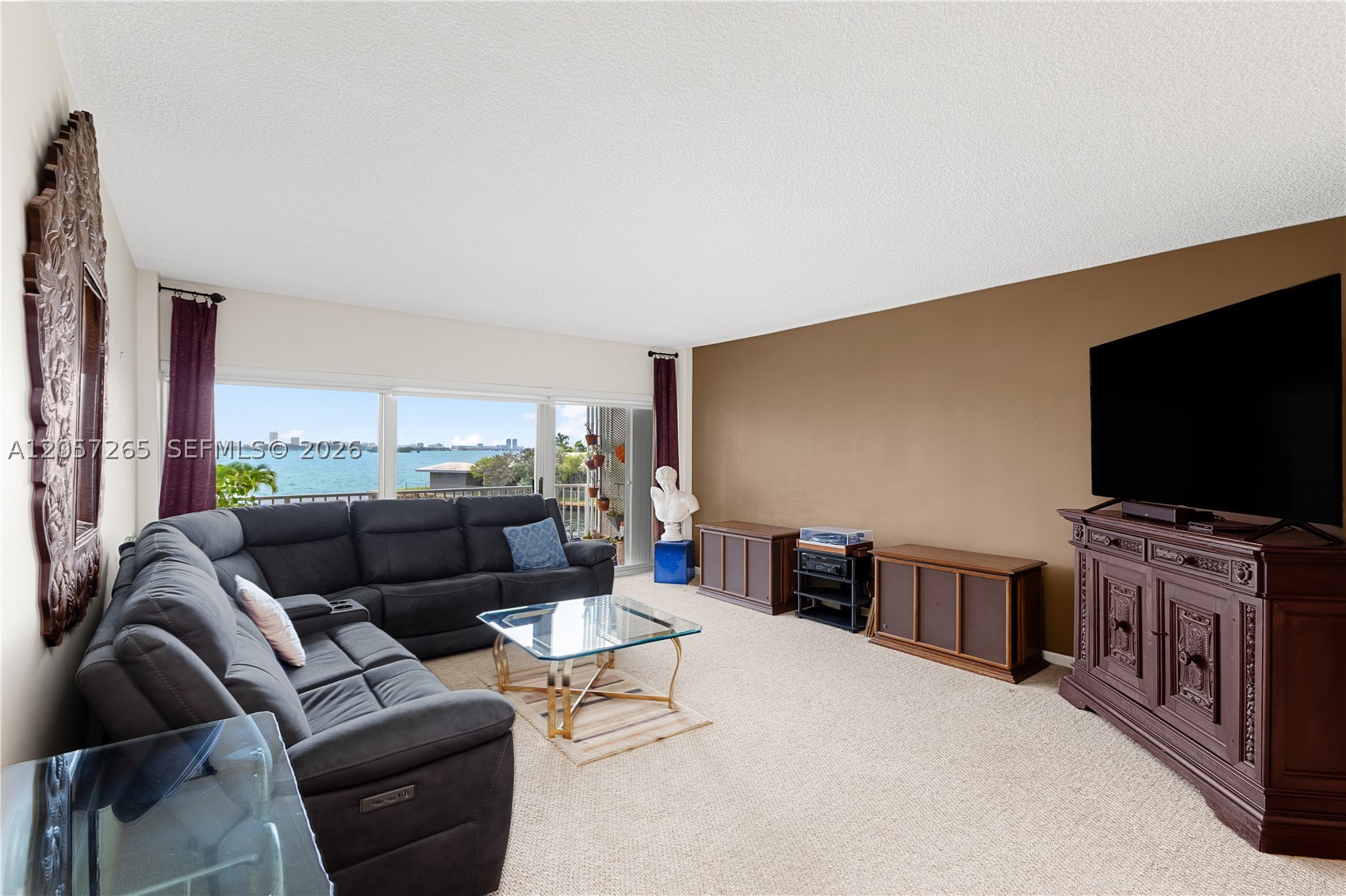 THE SHORES CONDO - Residential