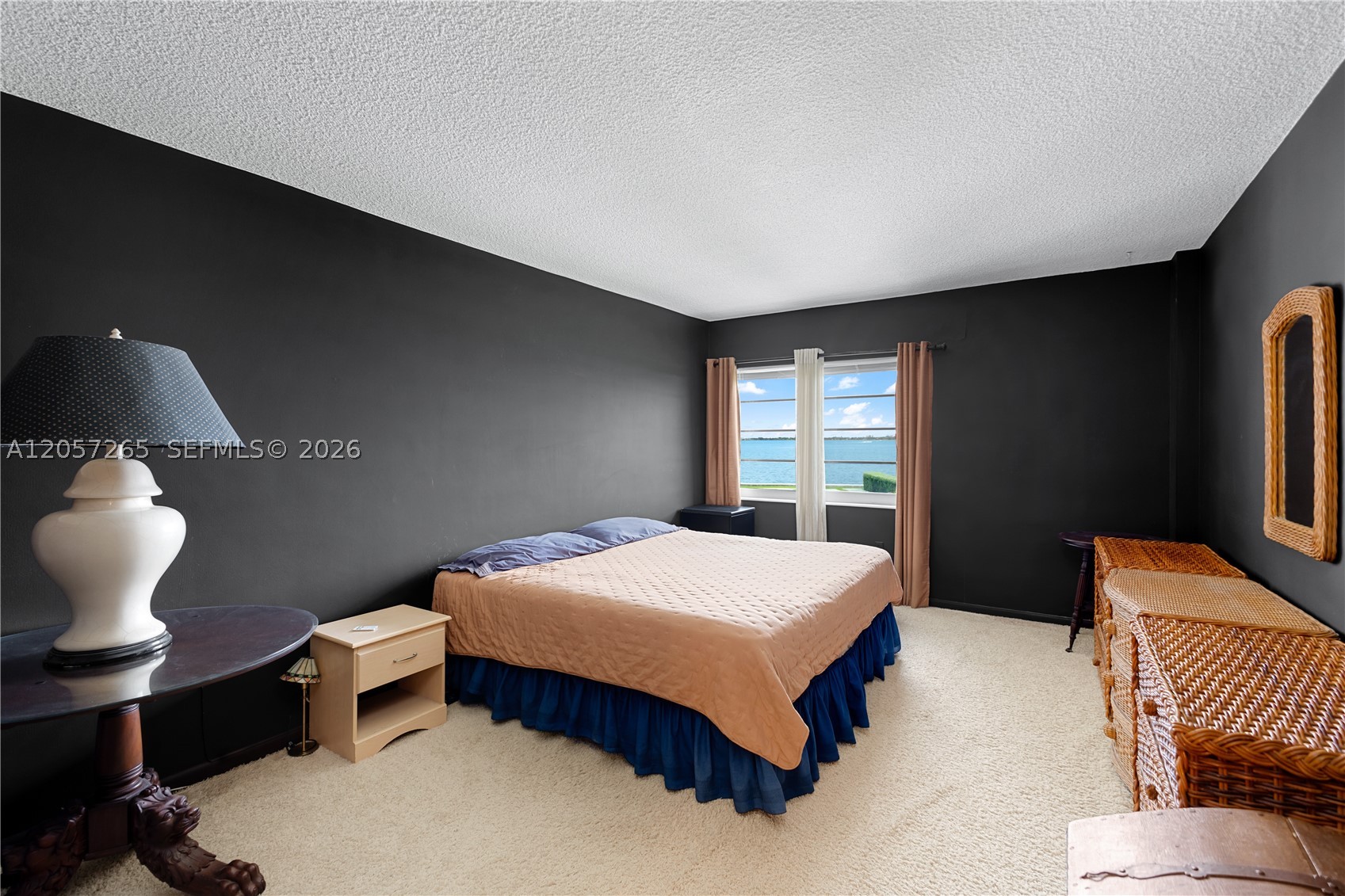 THE SHORES CONDO - Residential